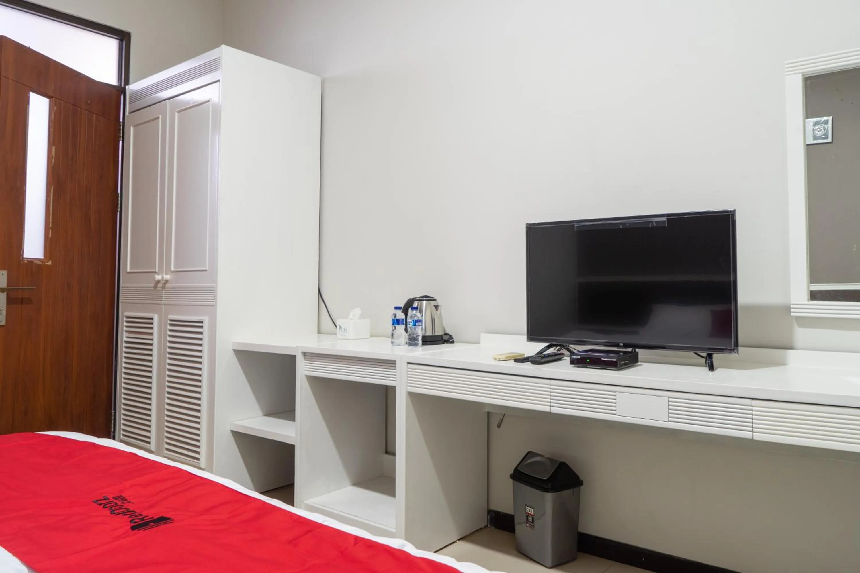 Bedroom in RedDoorz Plus @ Sawah Besar