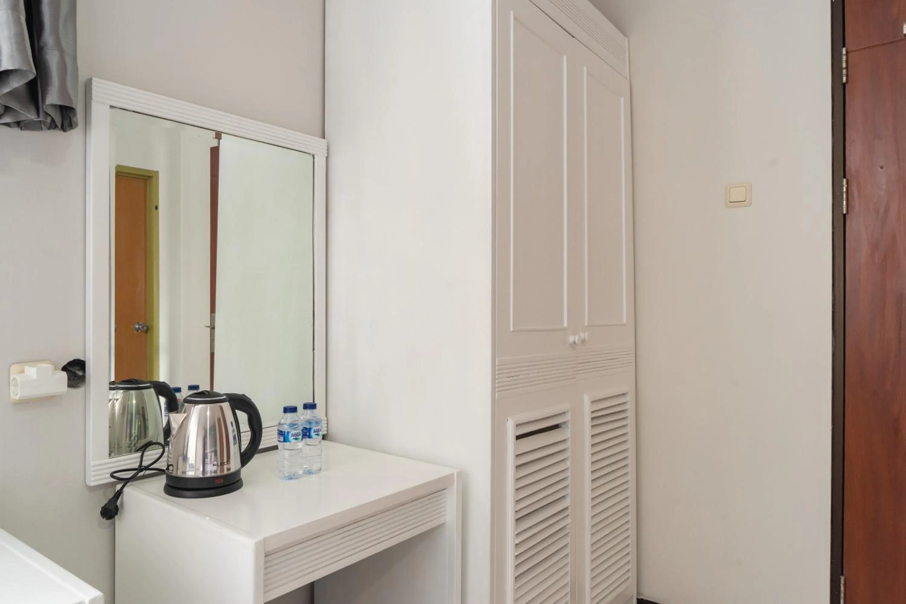 Bedroom in RedDoorz Plus @ Sawah Besar