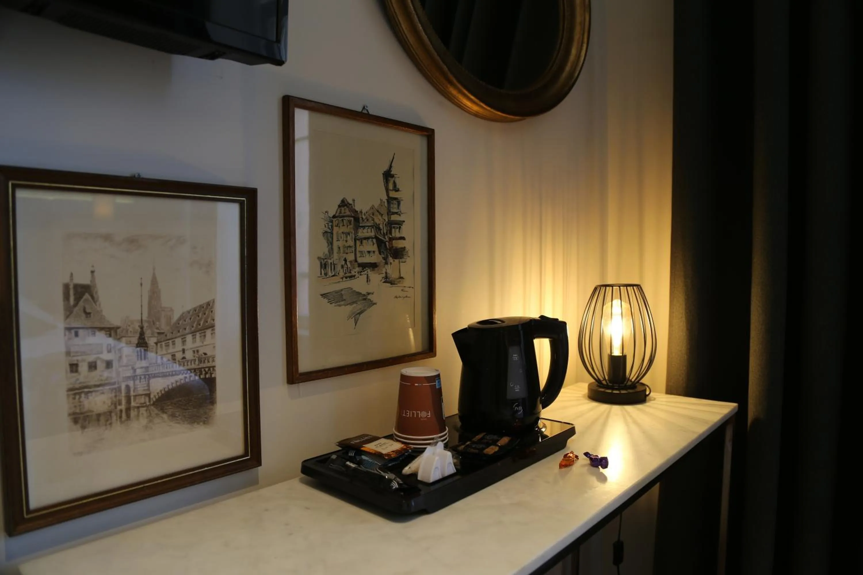 Coffee/tea facilities in Le Kléber Hôtel