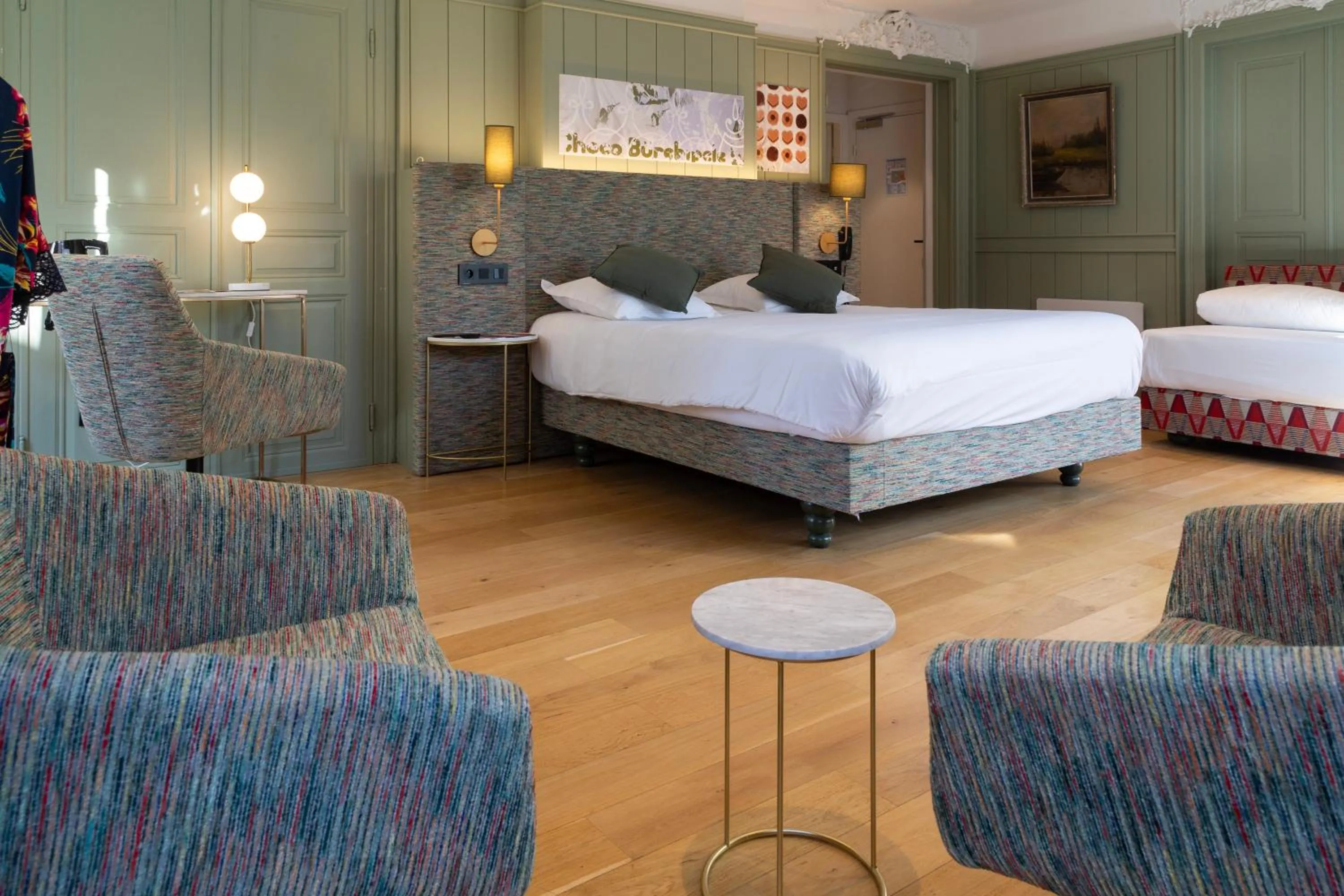 Bed in Le Kléber Hôtel