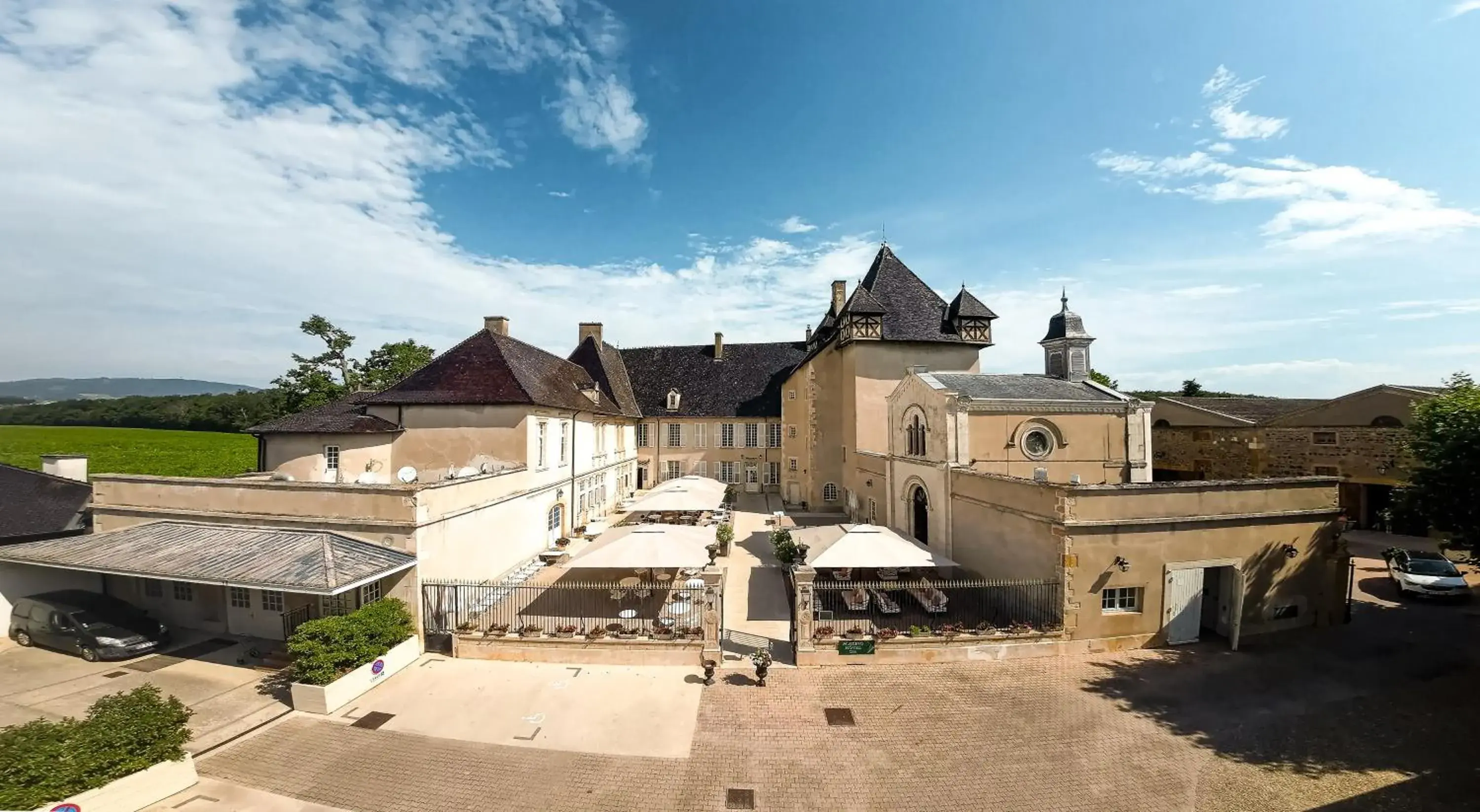 Property building in Château de Pizay Property building in Château de Pizay