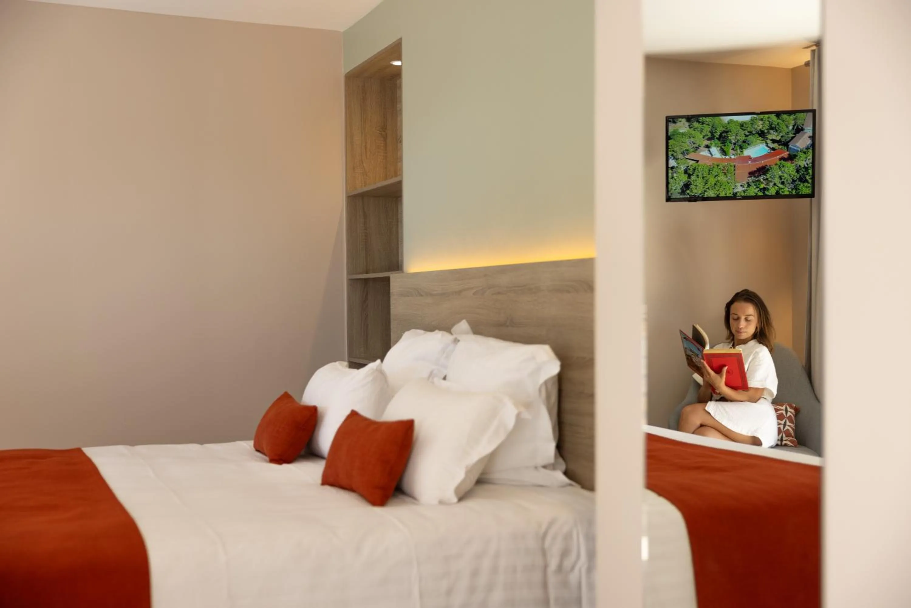 Bed in Hôtel & Spa Vitalparc, The Originals Collection