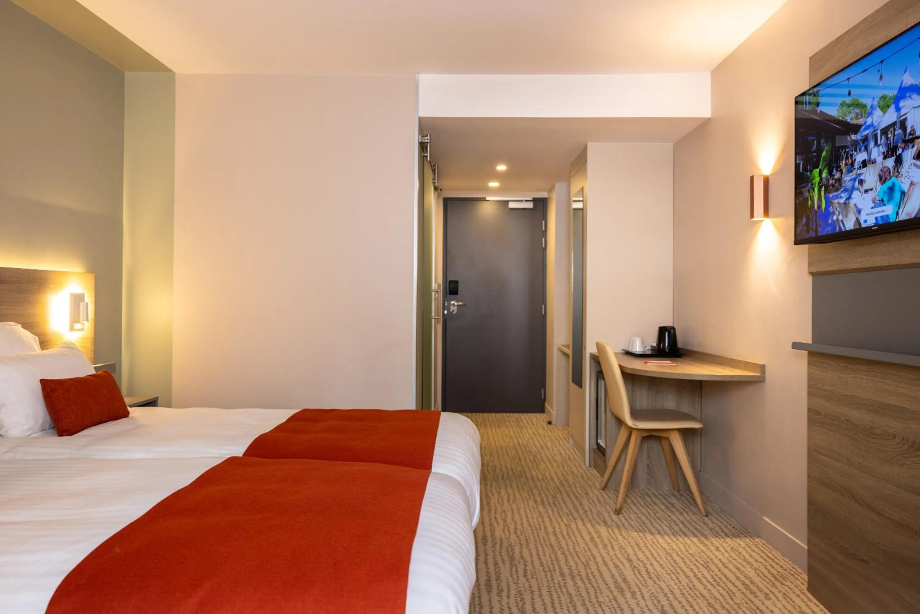 Bed in Hôtel & Spa Vitalparc, The Originals Collection