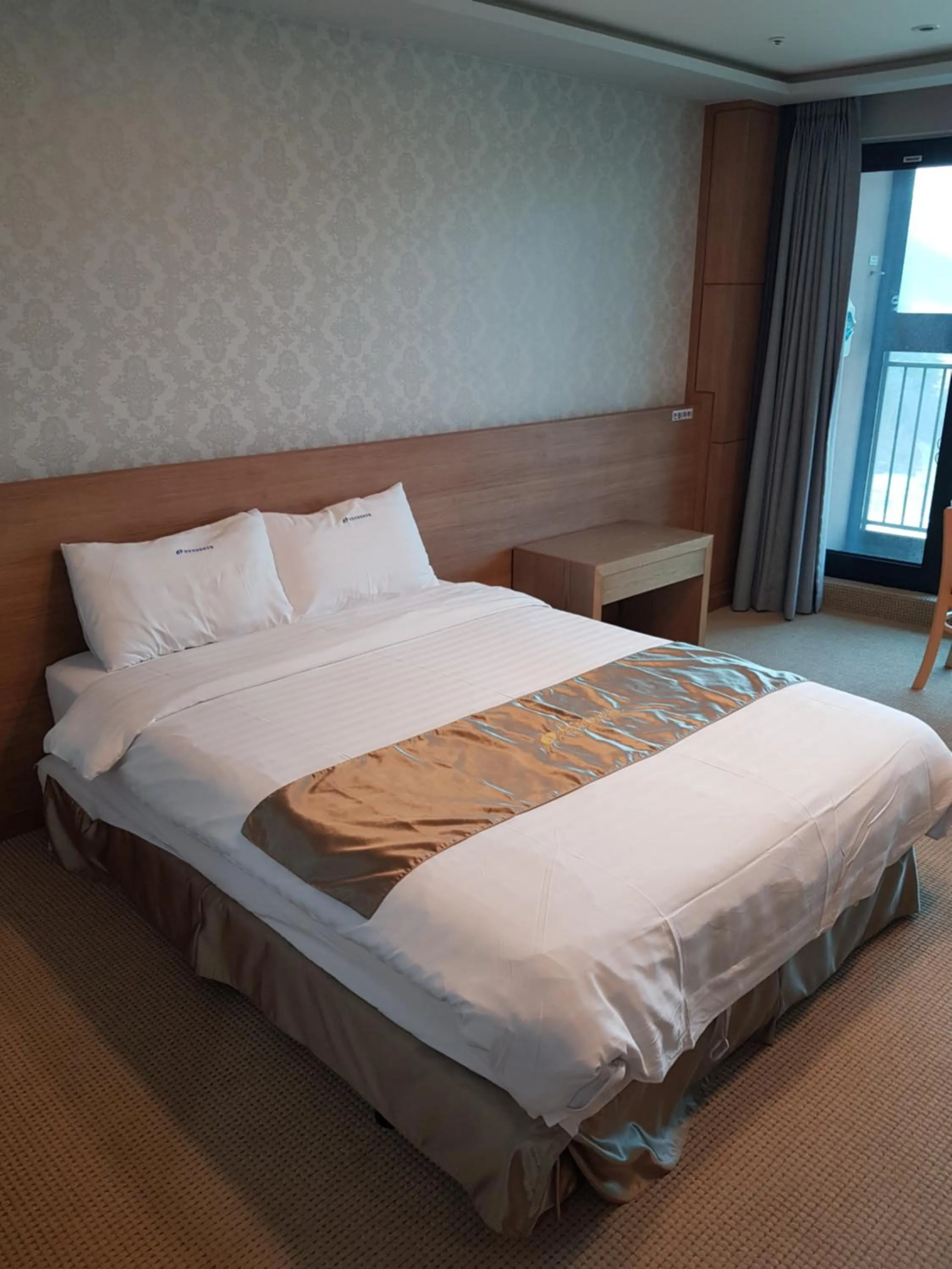 Bed in YangYang International Airport Hotel