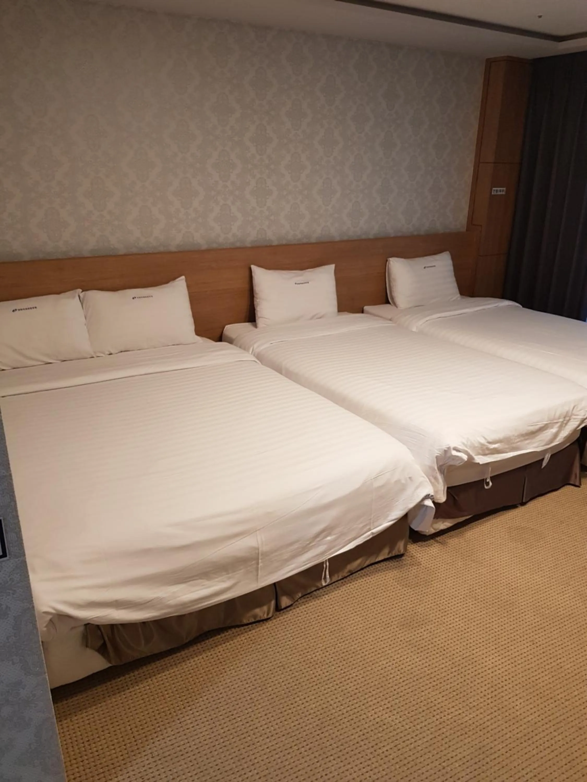 Bedroom, Bed in YangYang International Airport Hotel