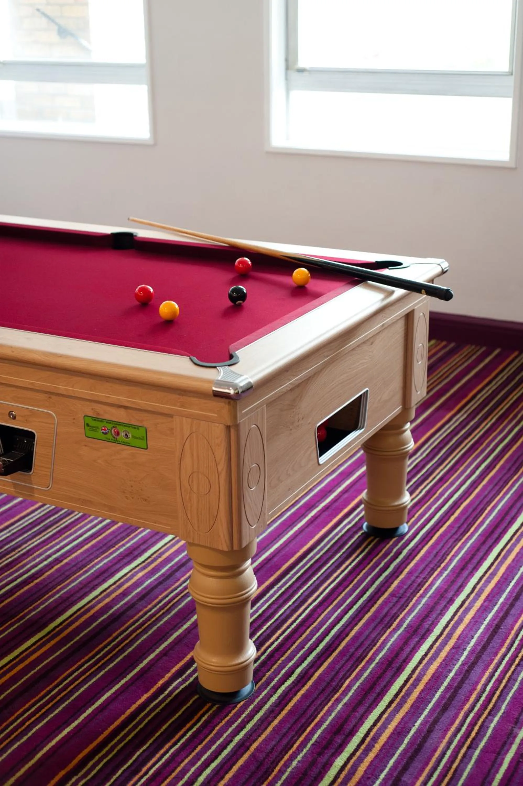 Billiard in Safestay London Elephant & Castle