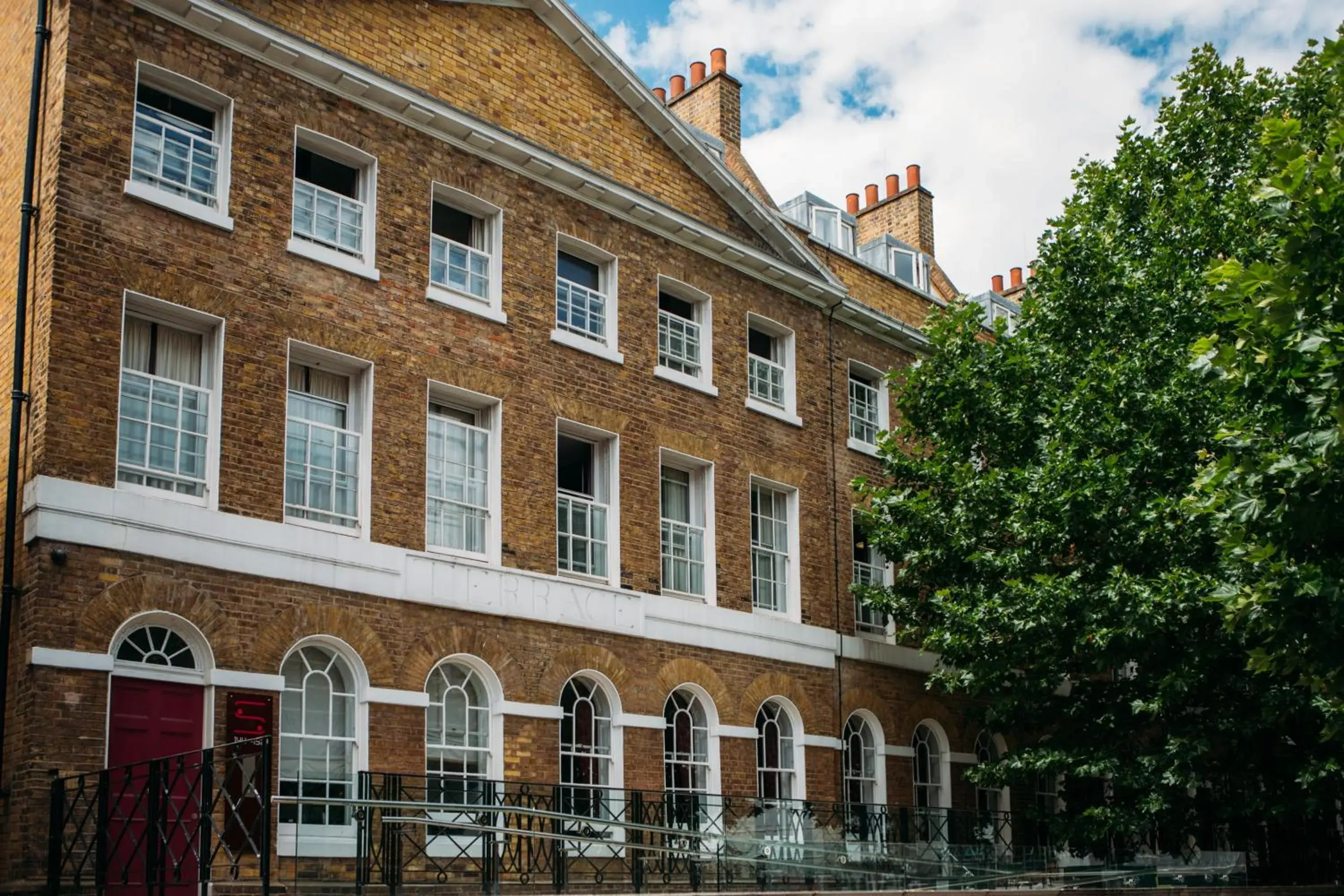 Facade/entrance in Safestay London Elephant & Castle Facade/entrance in Safestay London Elephant & Castle