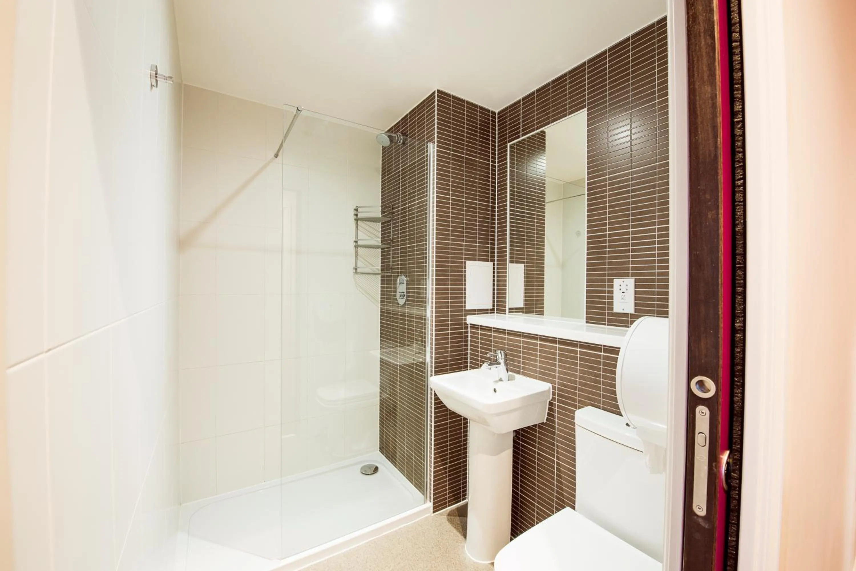 Shower in Safestay London Elephant & Castle