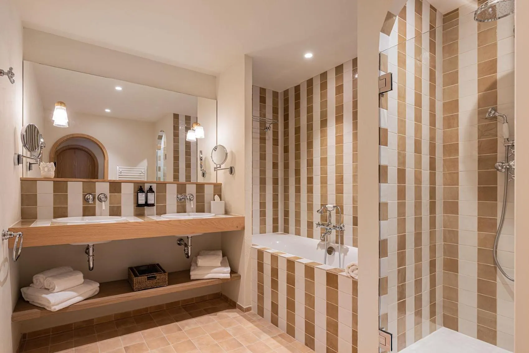 Bathroom in Hôtel Maison Chiberta