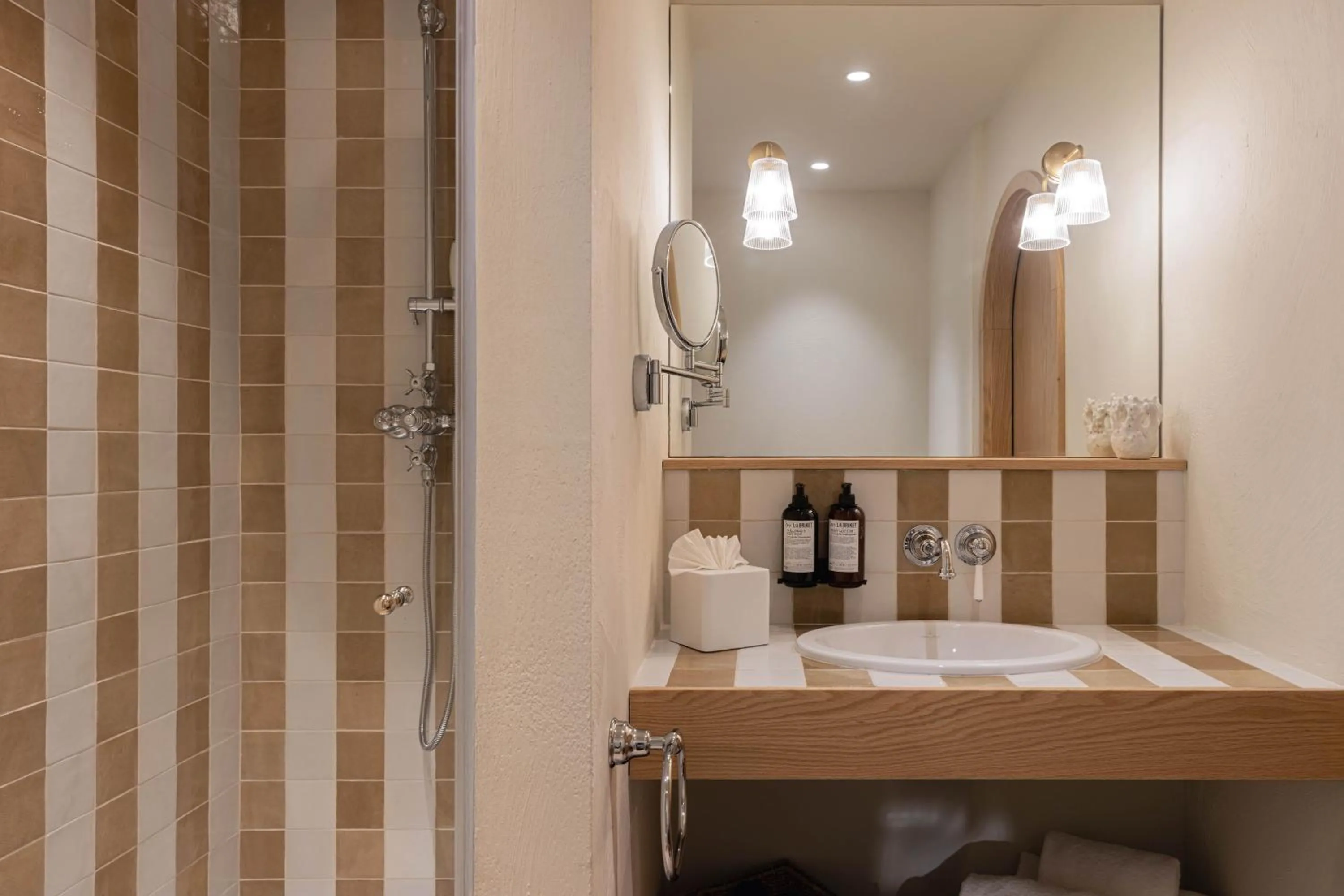 Bathroom in Hôtel Maison Chiberta
