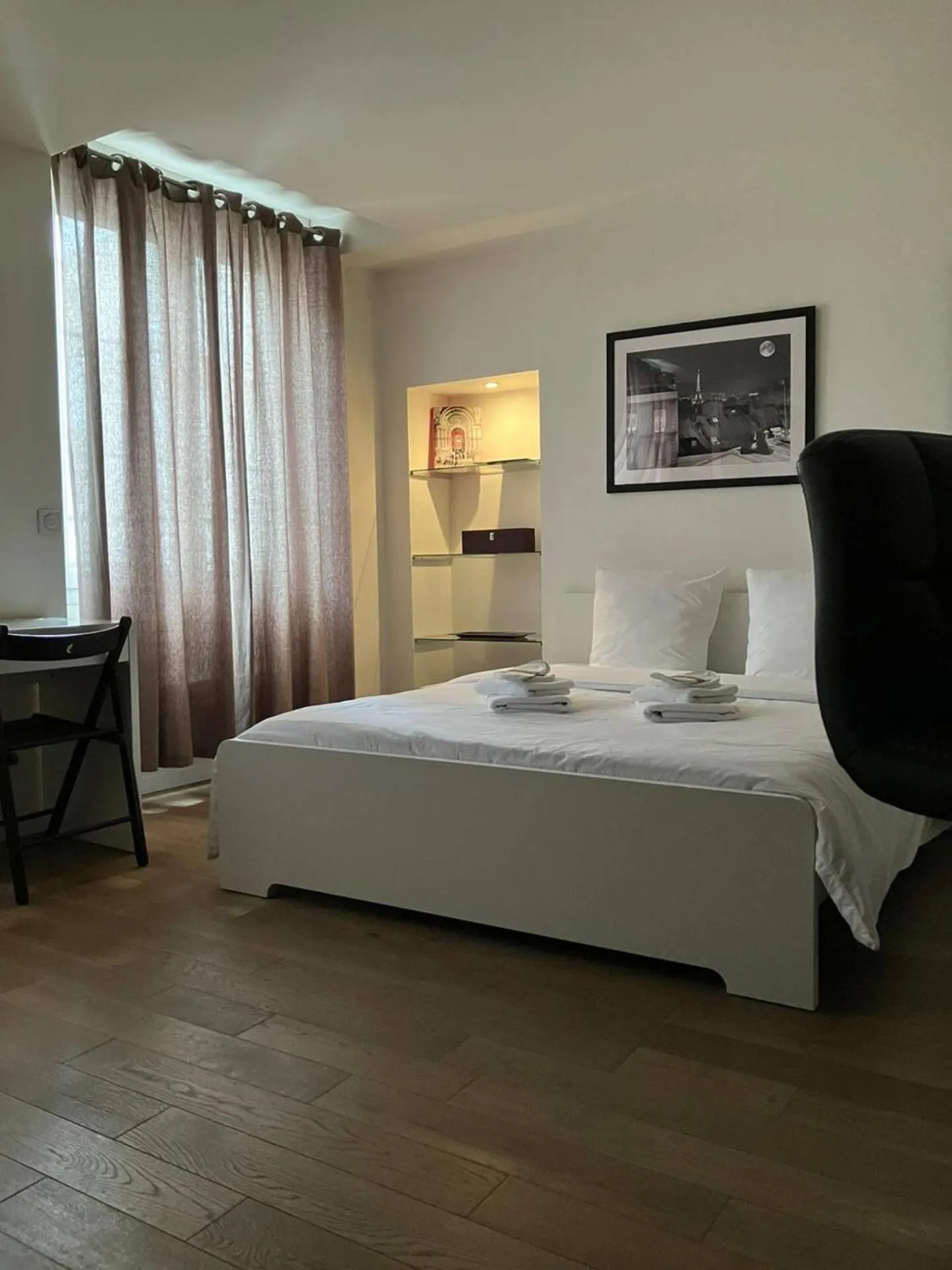 Bed in Maison le Bac Apartments