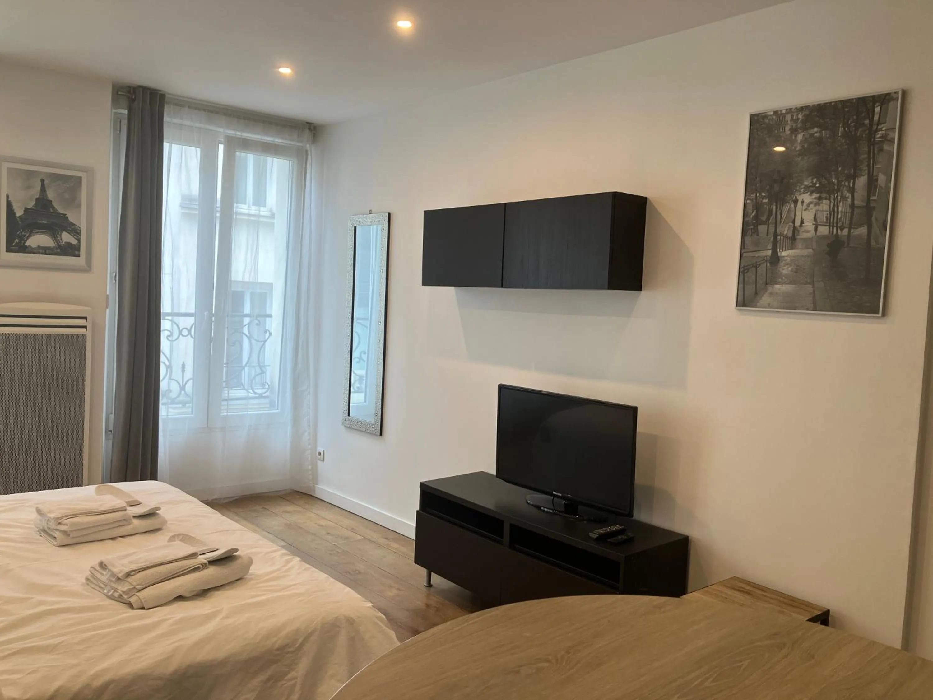 Bed in Maison le Bac Apartments