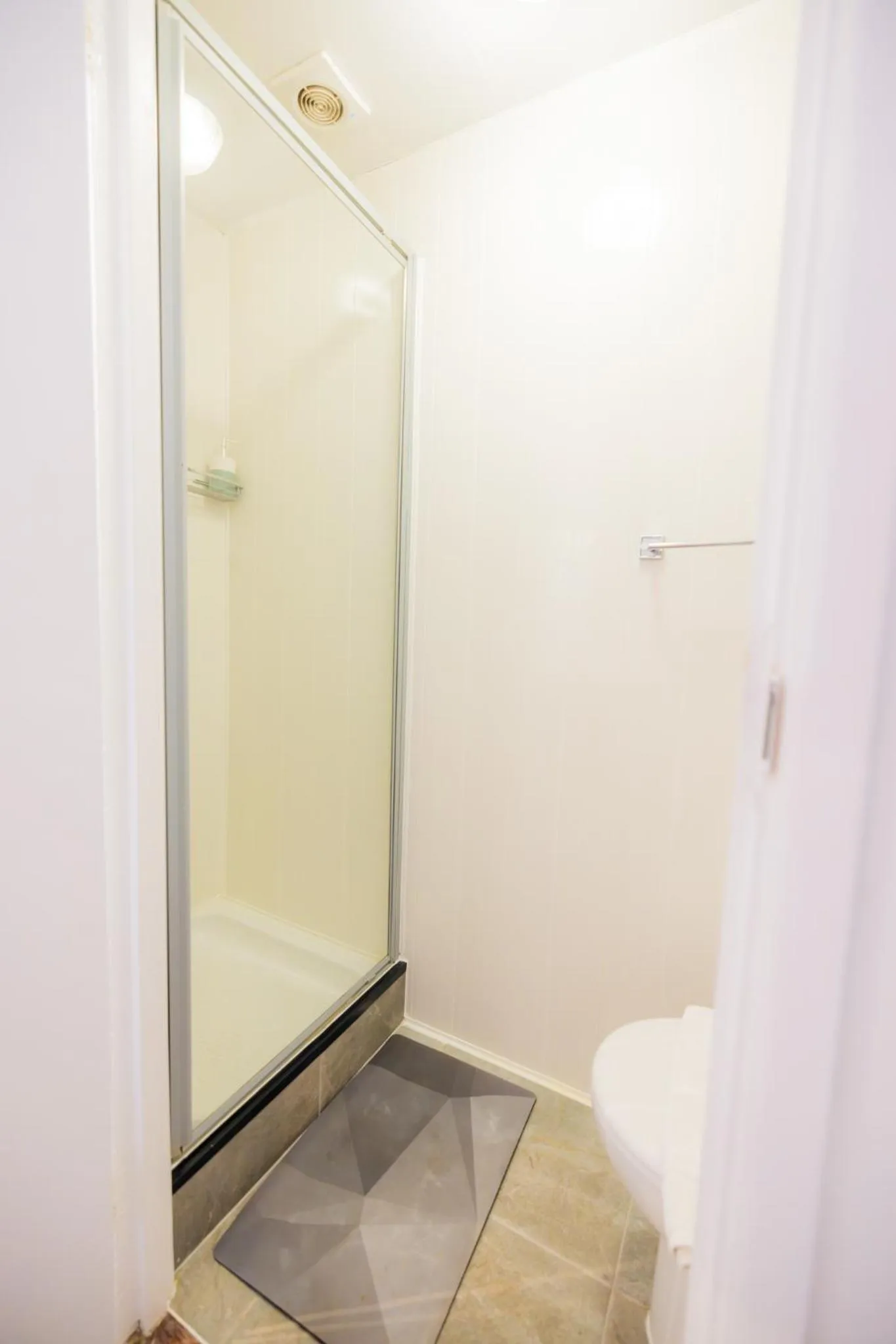 Bathroom in St Georges Guest House