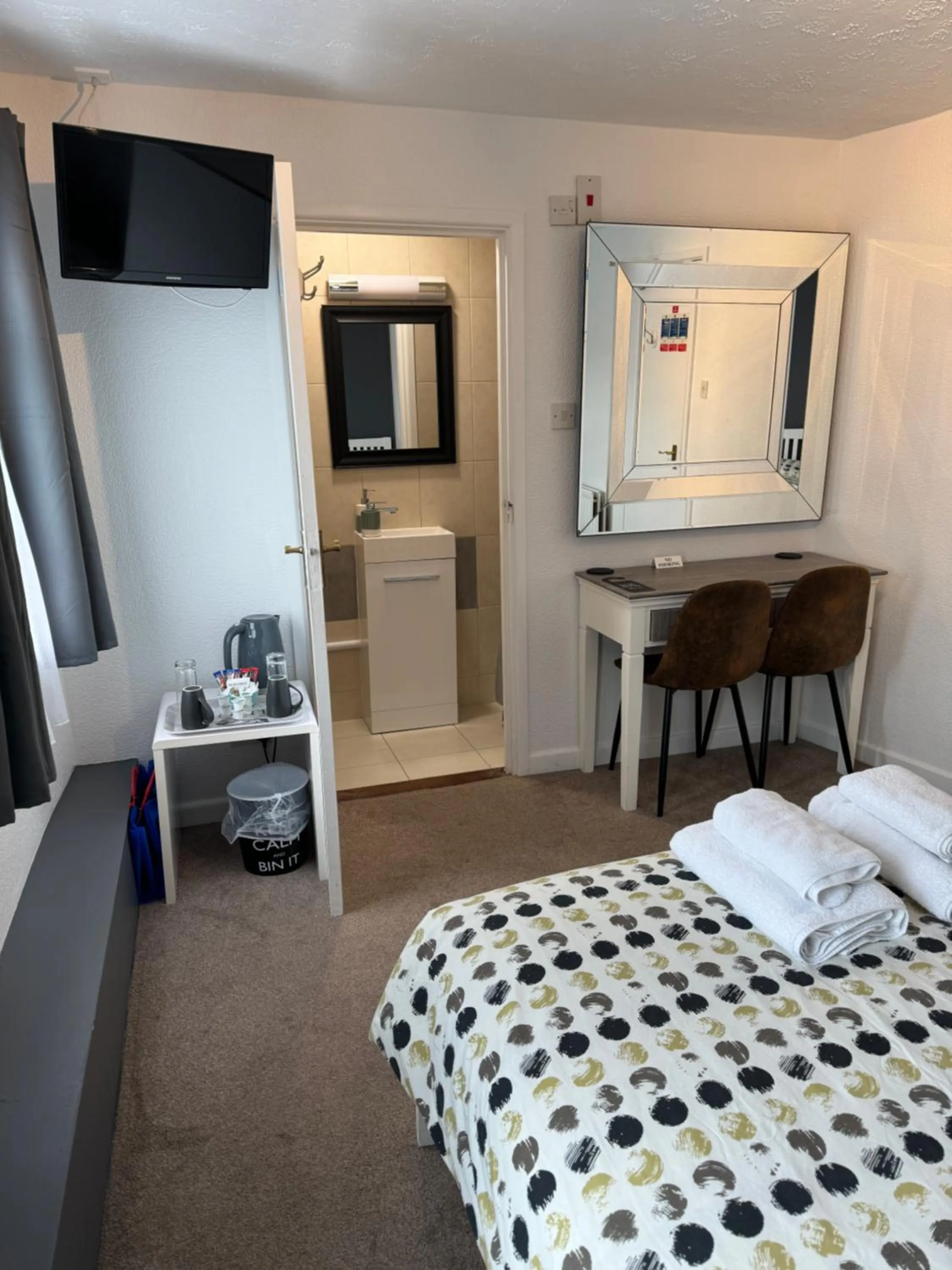 Bedroom, Bed in St Georges Guest House