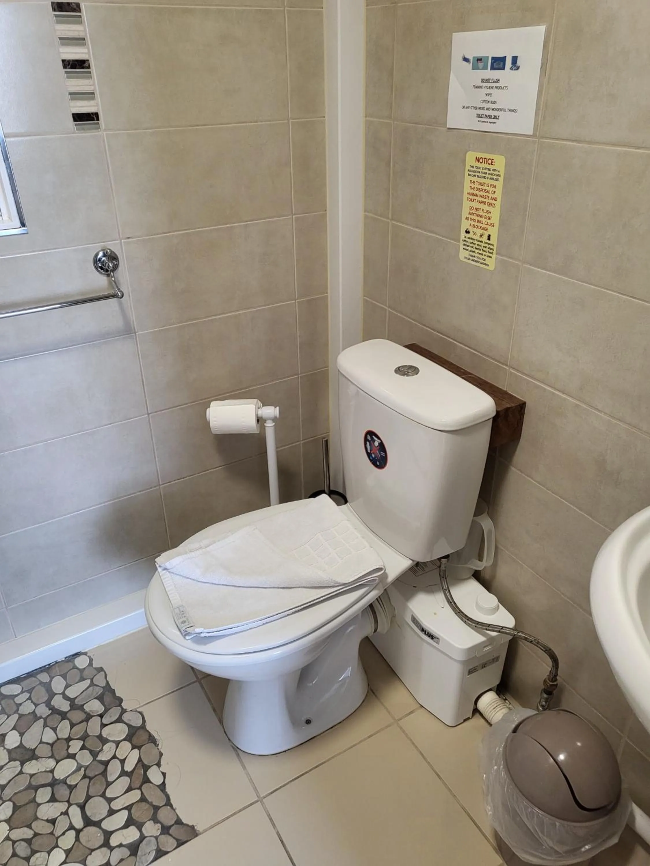 Bathroom in St Georges Guest House