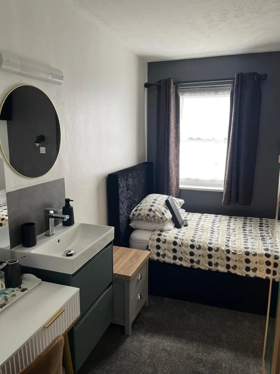 Bedroom, Bed in St Georges Guest House