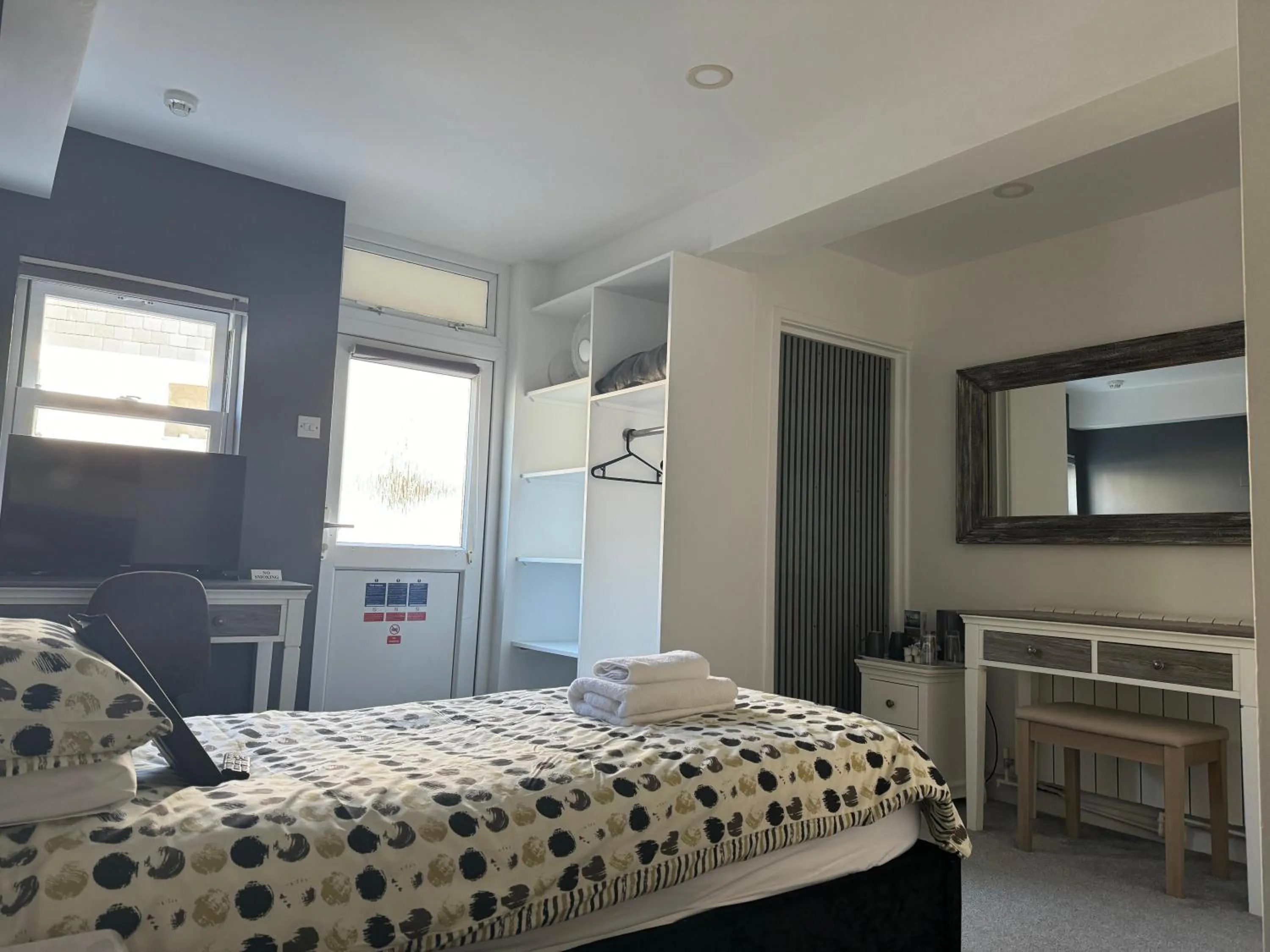 Bedroom, Bed in St Georges Guest House