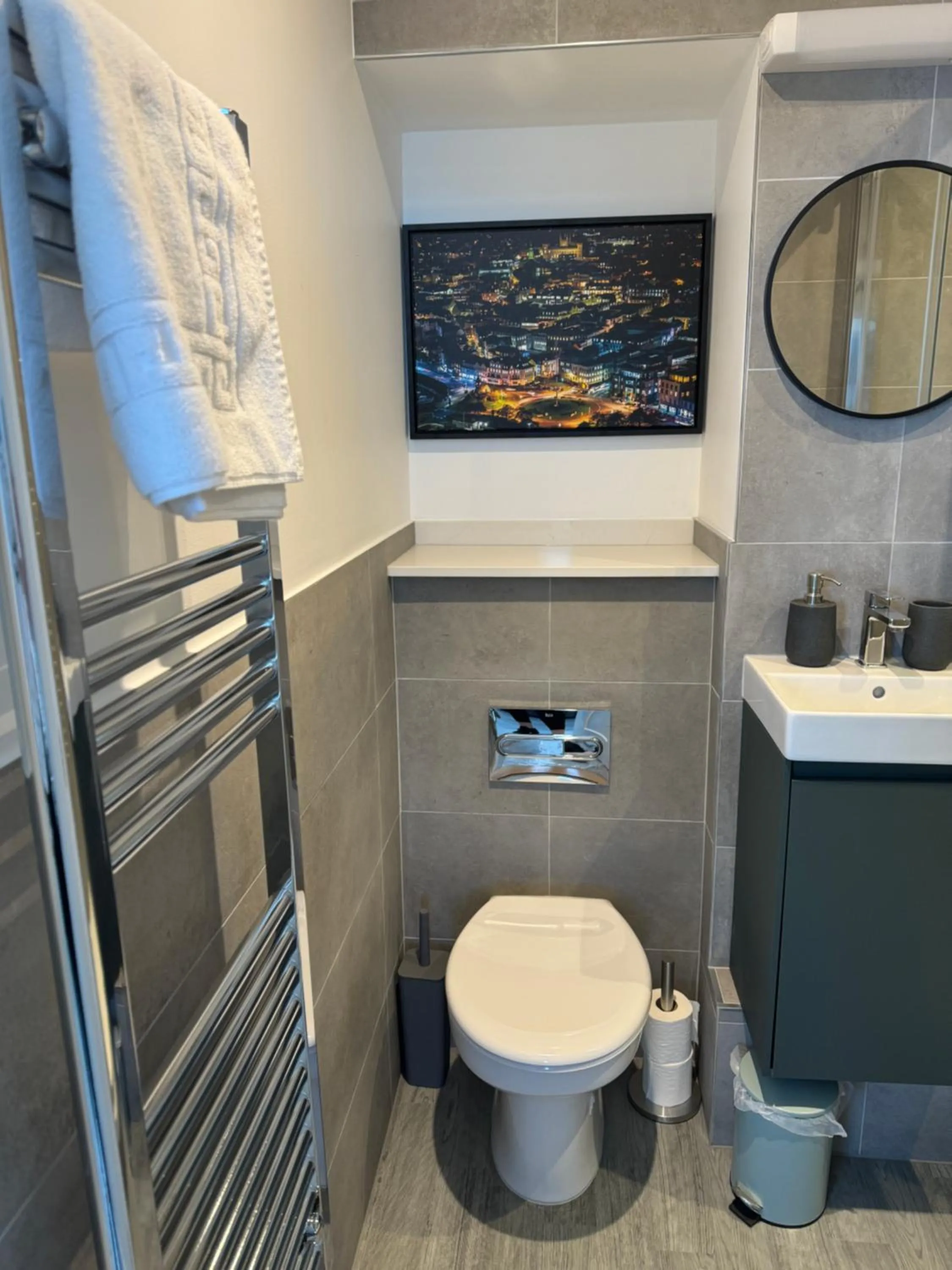 Bathroom in St Georges Guest House