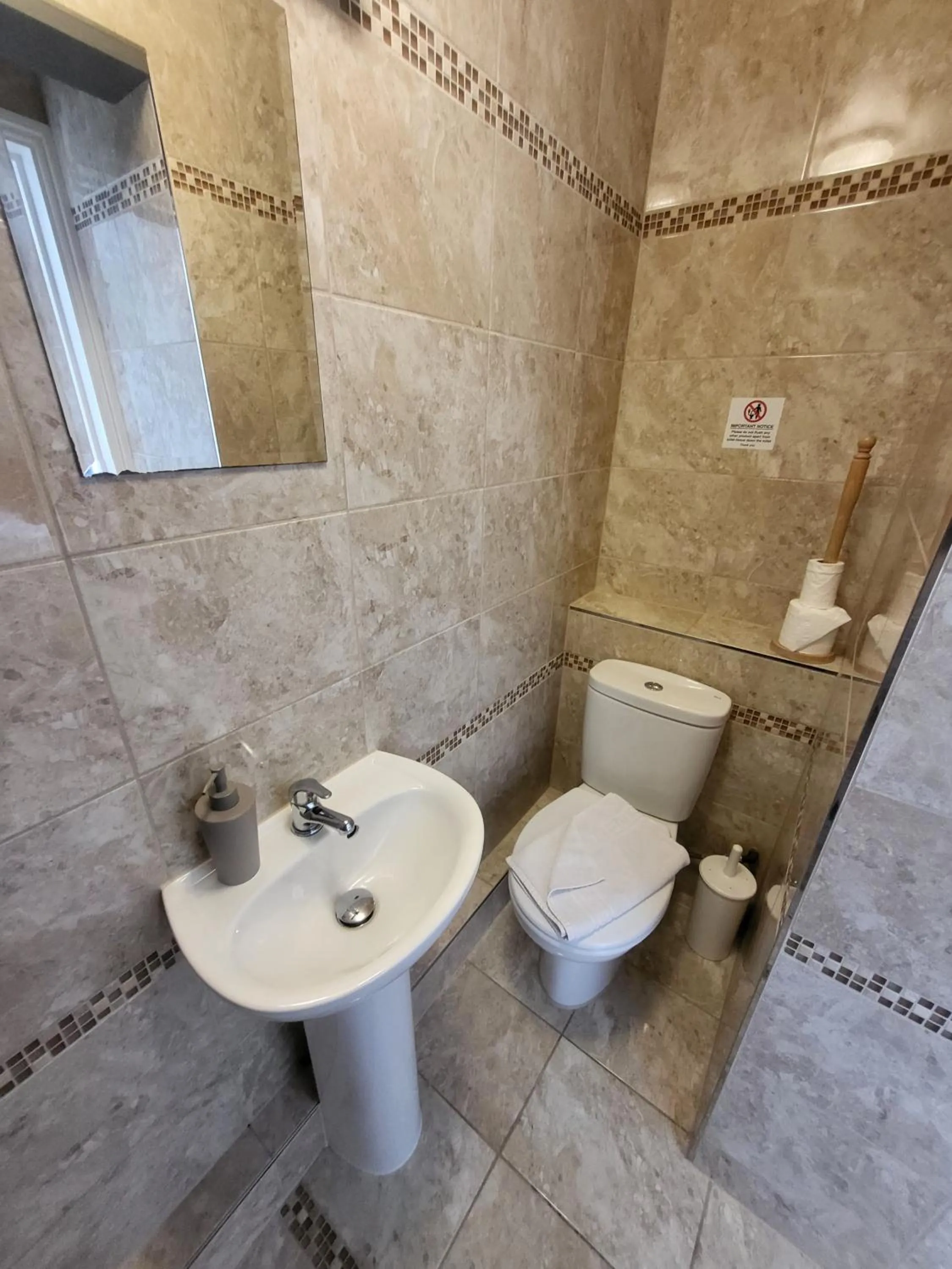 Bathroom in St Georges Guest House