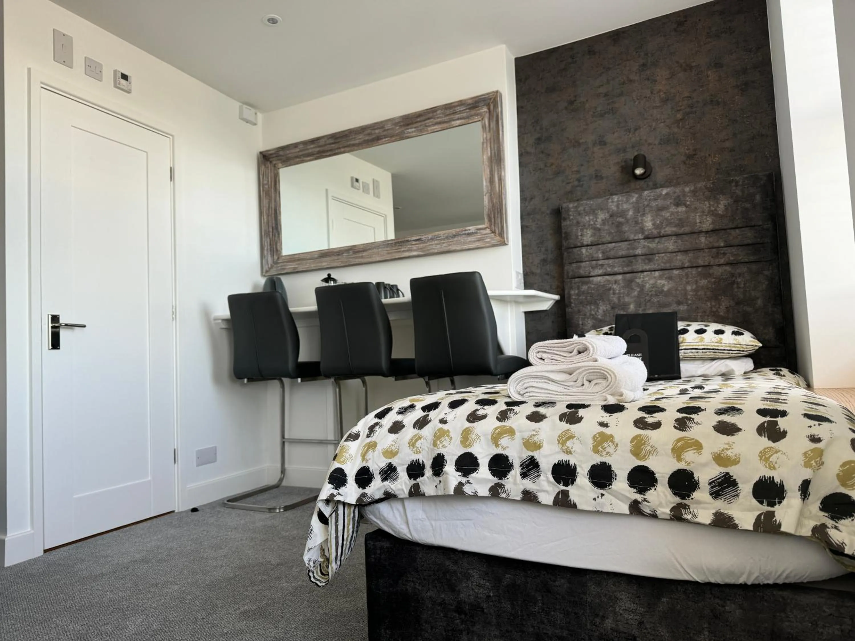 Bedroom, Bed in St Georges Guest House