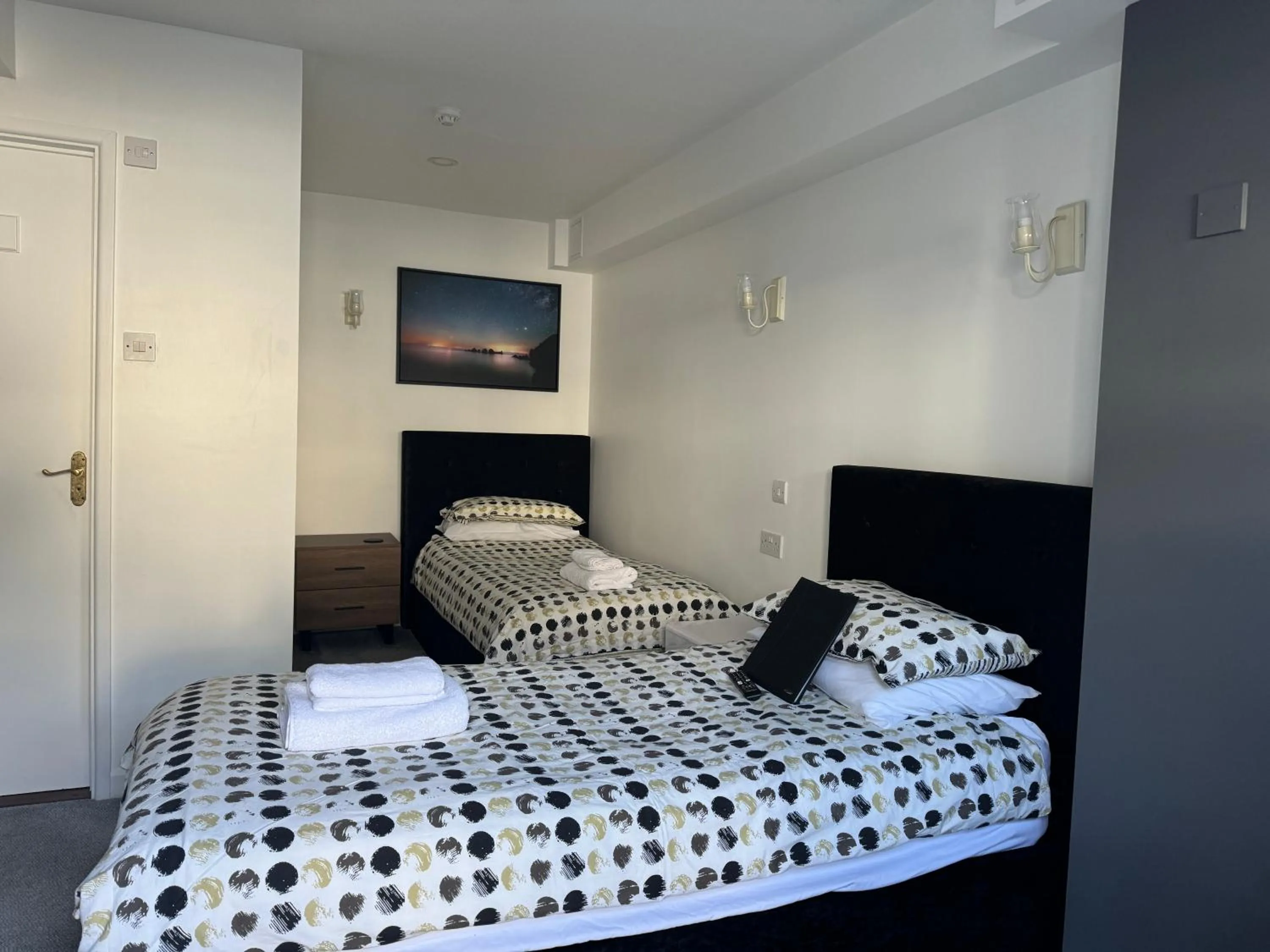 Bedroom, Bed in St Georges Guest House