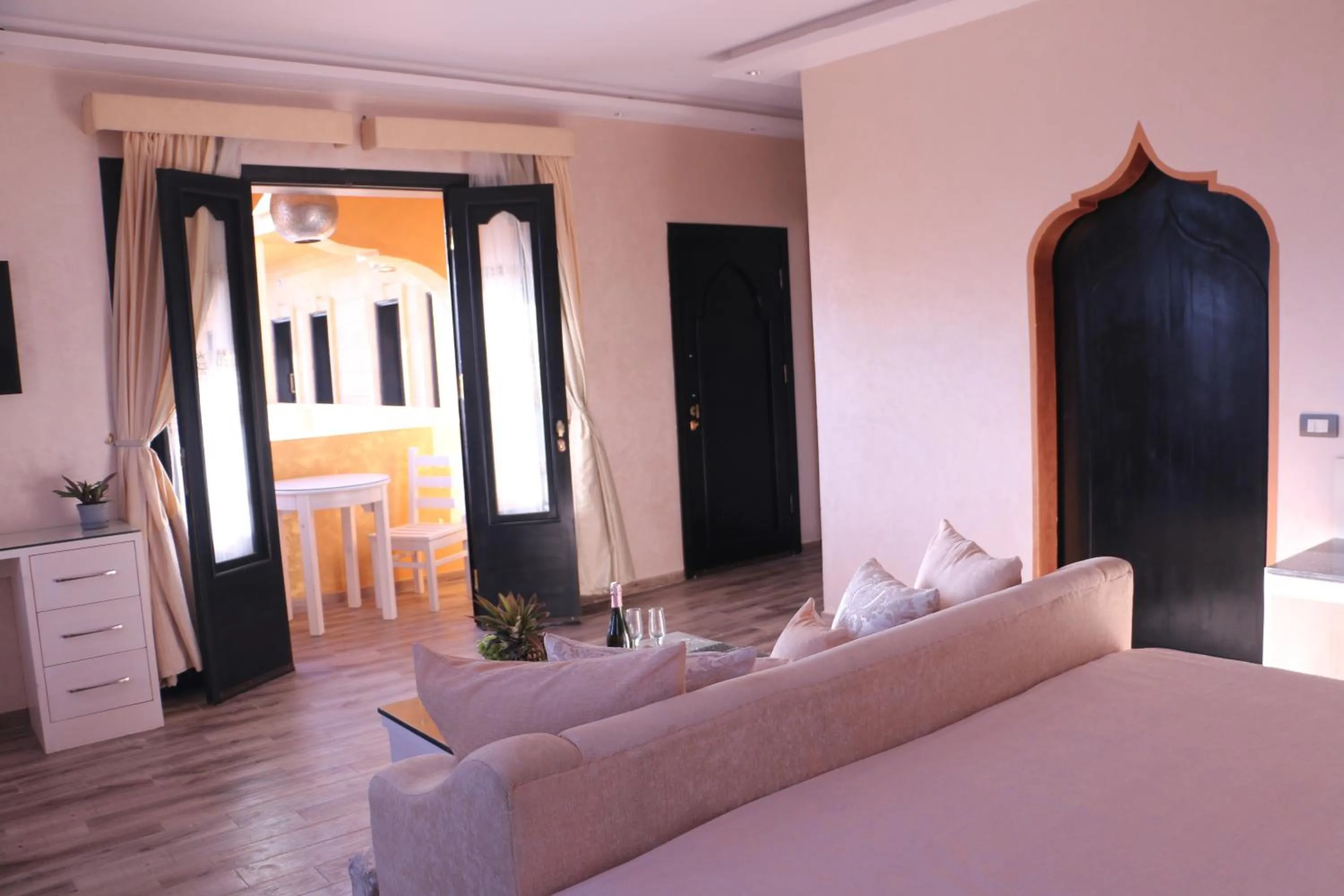 Photo of the whole room, Bed in Casa D'or Dahab