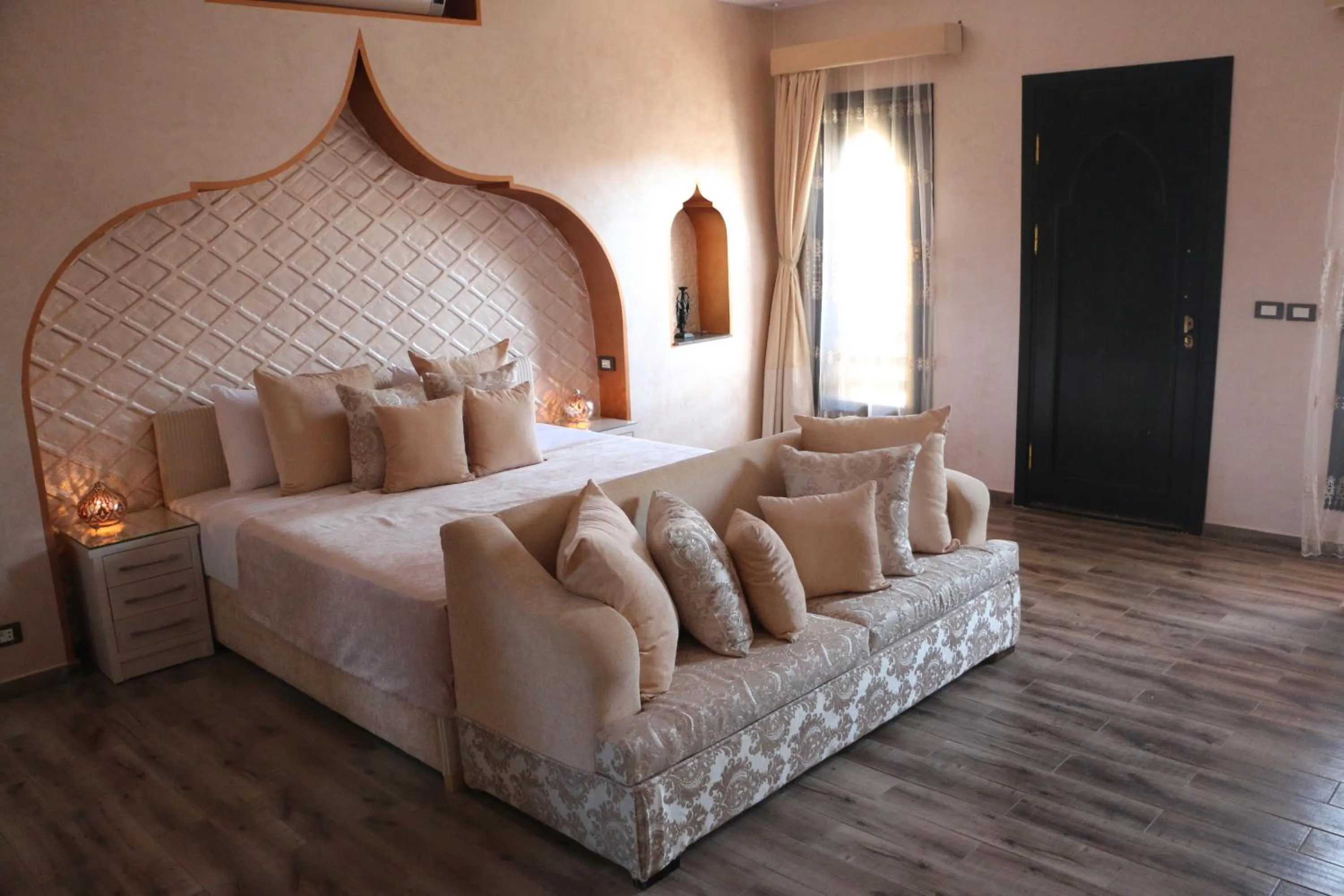 Living room, Bed in Casa D'or Dahab