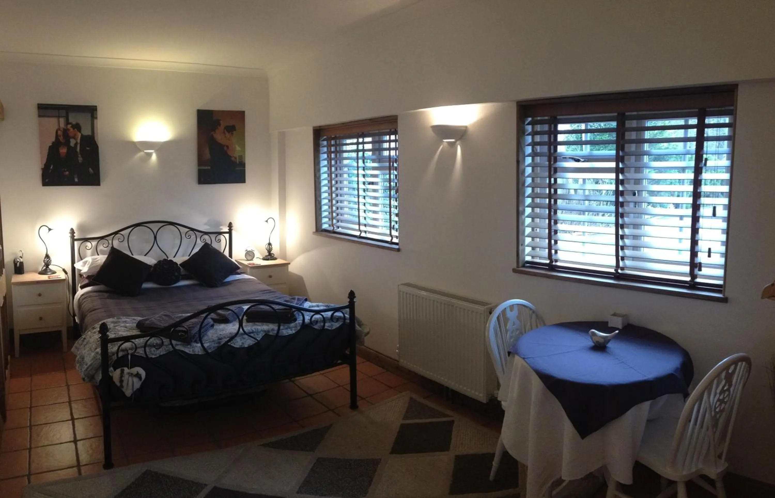 Bedroom, Bed in Tanglewood Gatwick Bed & Breakfast