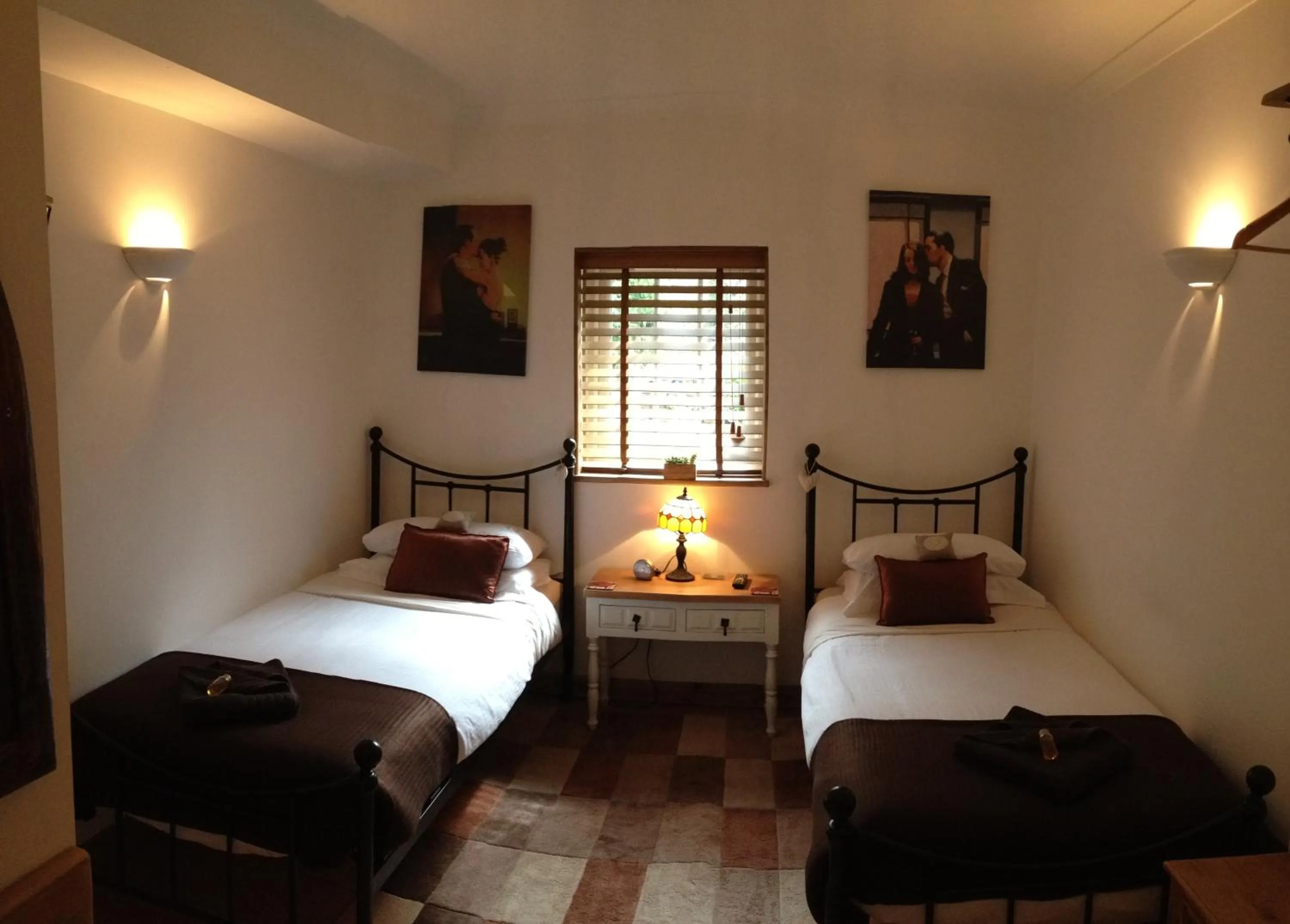 Bedroom, Bed in Tanglewood Gatwick Bed & Breakfast