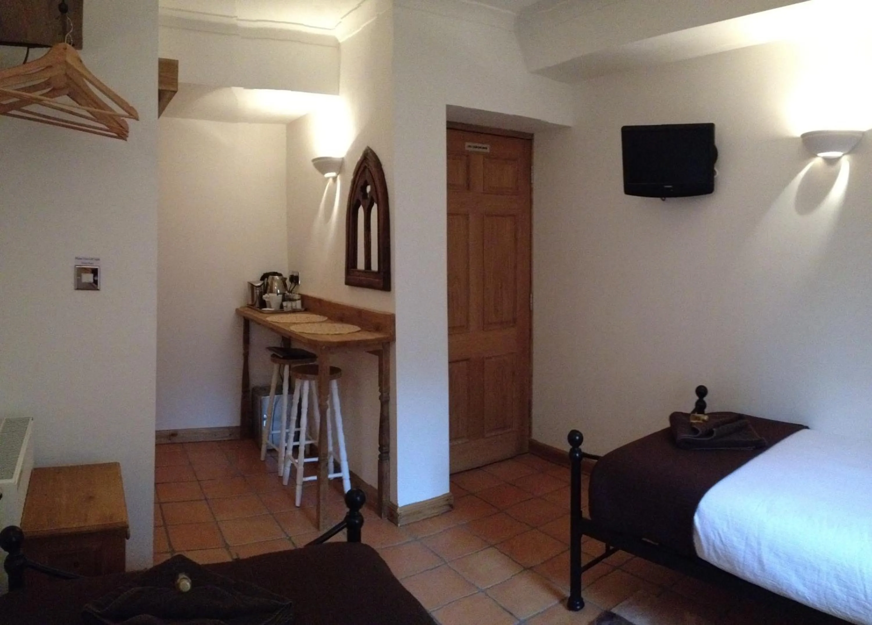 Bedroom, Bed in Tanglewood Gatwick Bed & Breakfast