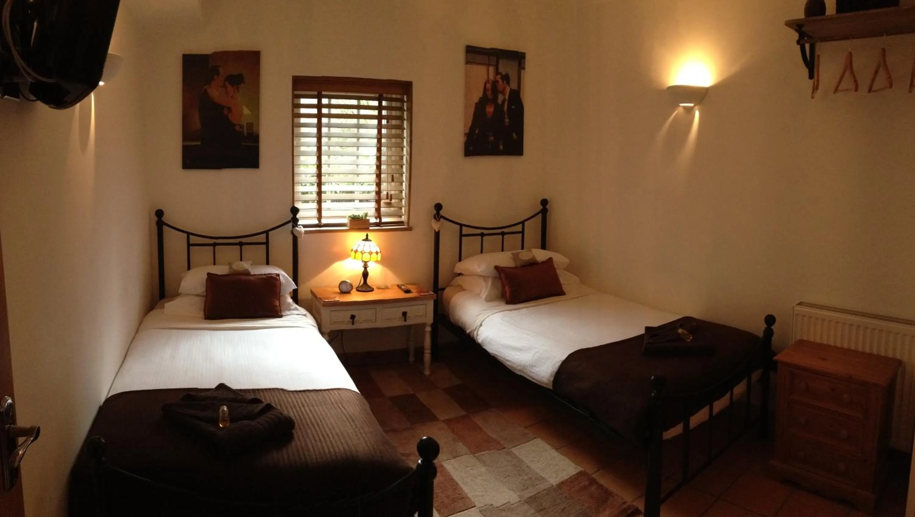Bedroom, Bed in Tanglewood Gatwick Bed & Breakfast