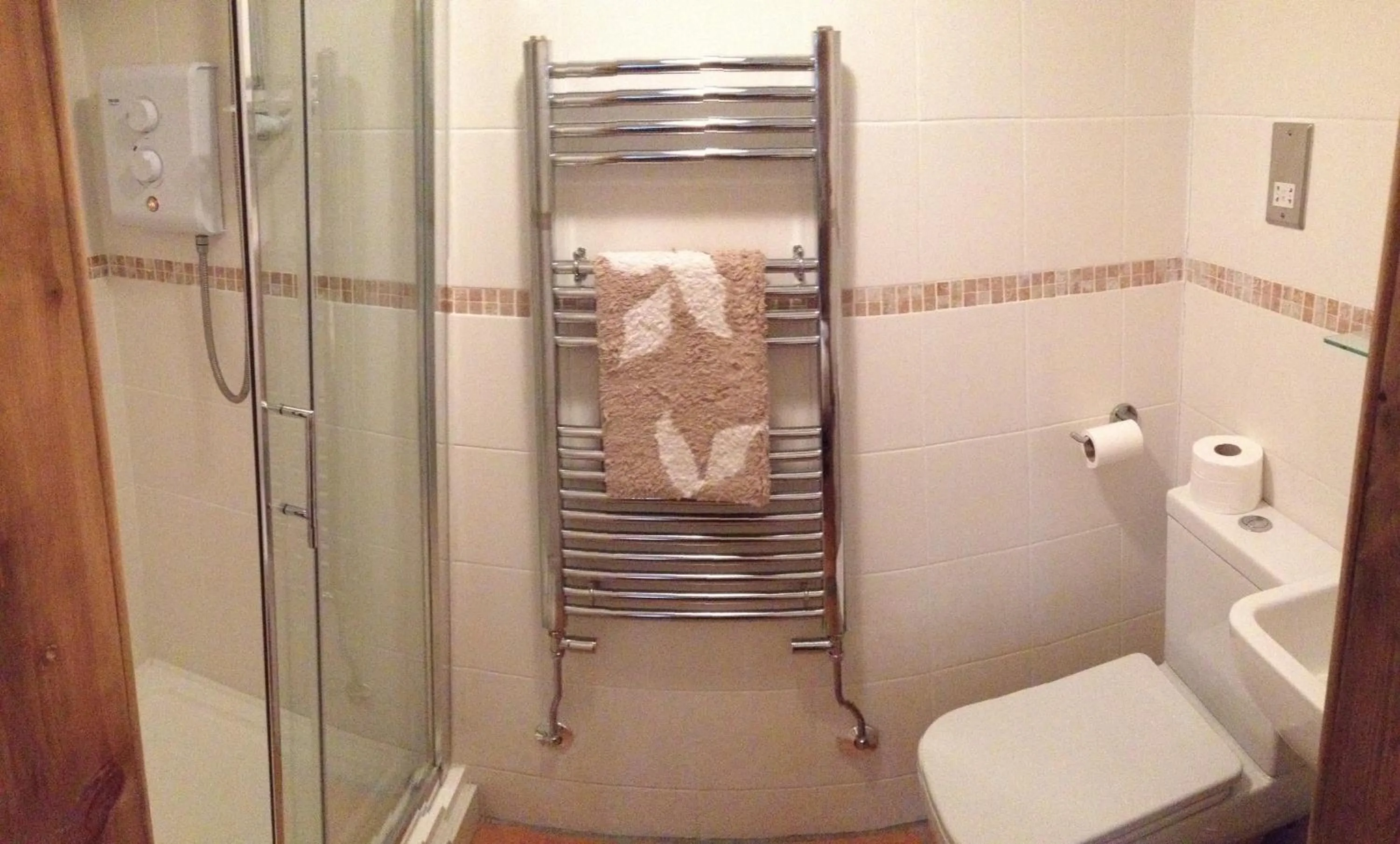Bathroom in Tanglewood Gatwick Bed & Breakfast