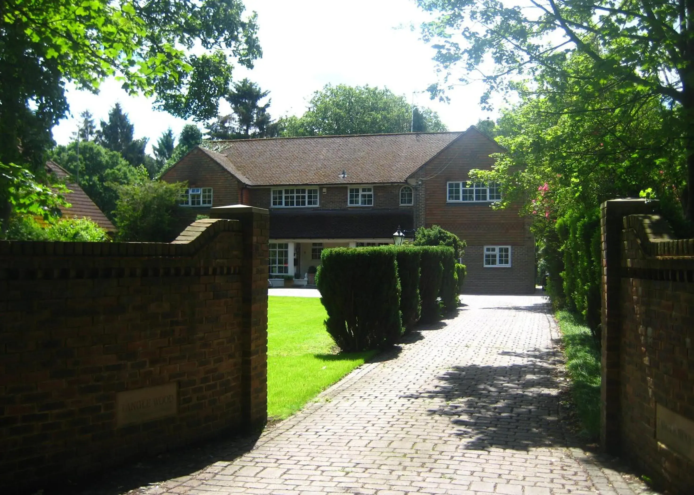 Tanglewood Gatwick Bed & Breakfast Tanglewood Gatwick Bed & Breakfast