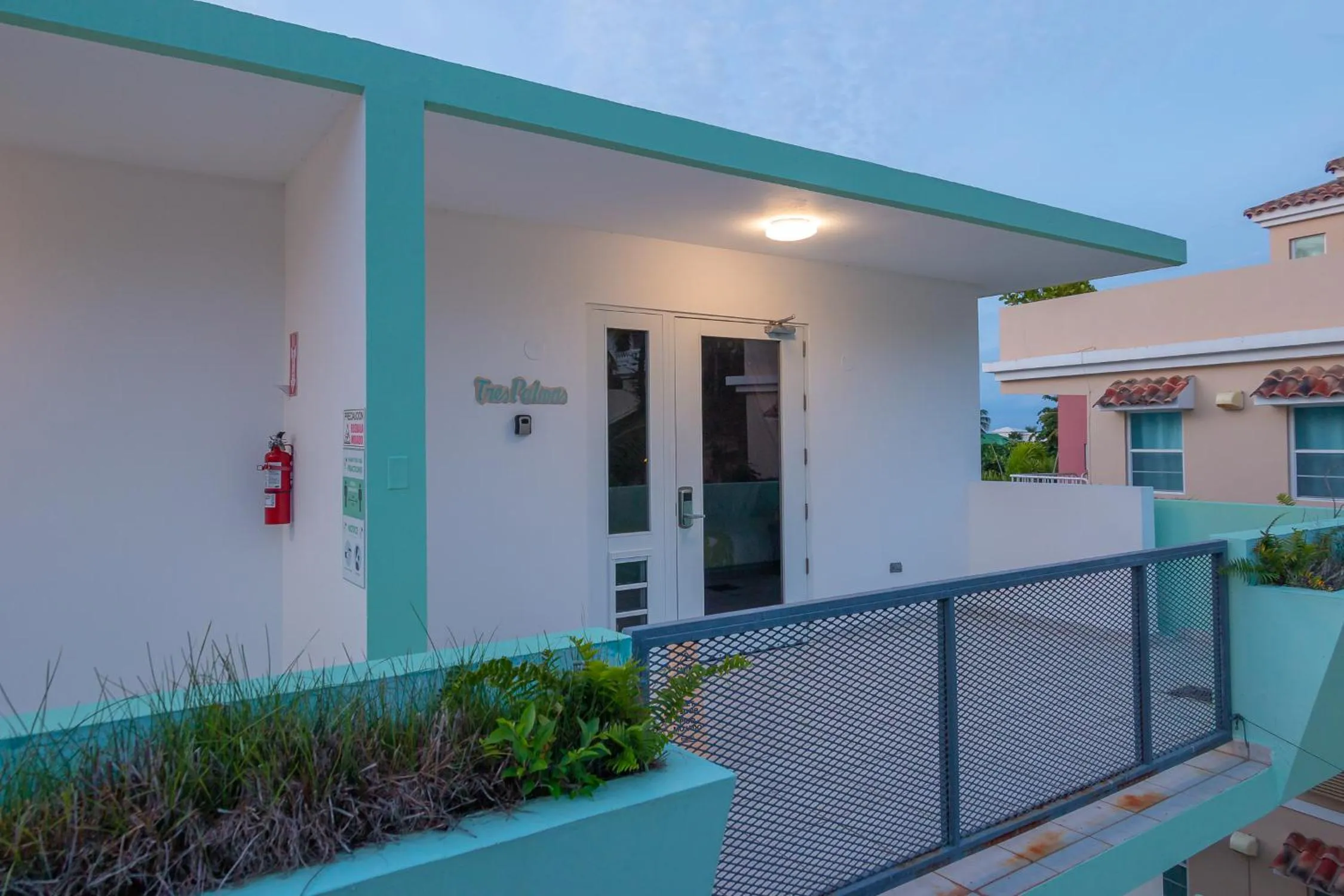 Property building in Casa Verde Hotel - Steps to the Beach, Pool, Restaurant & Bar