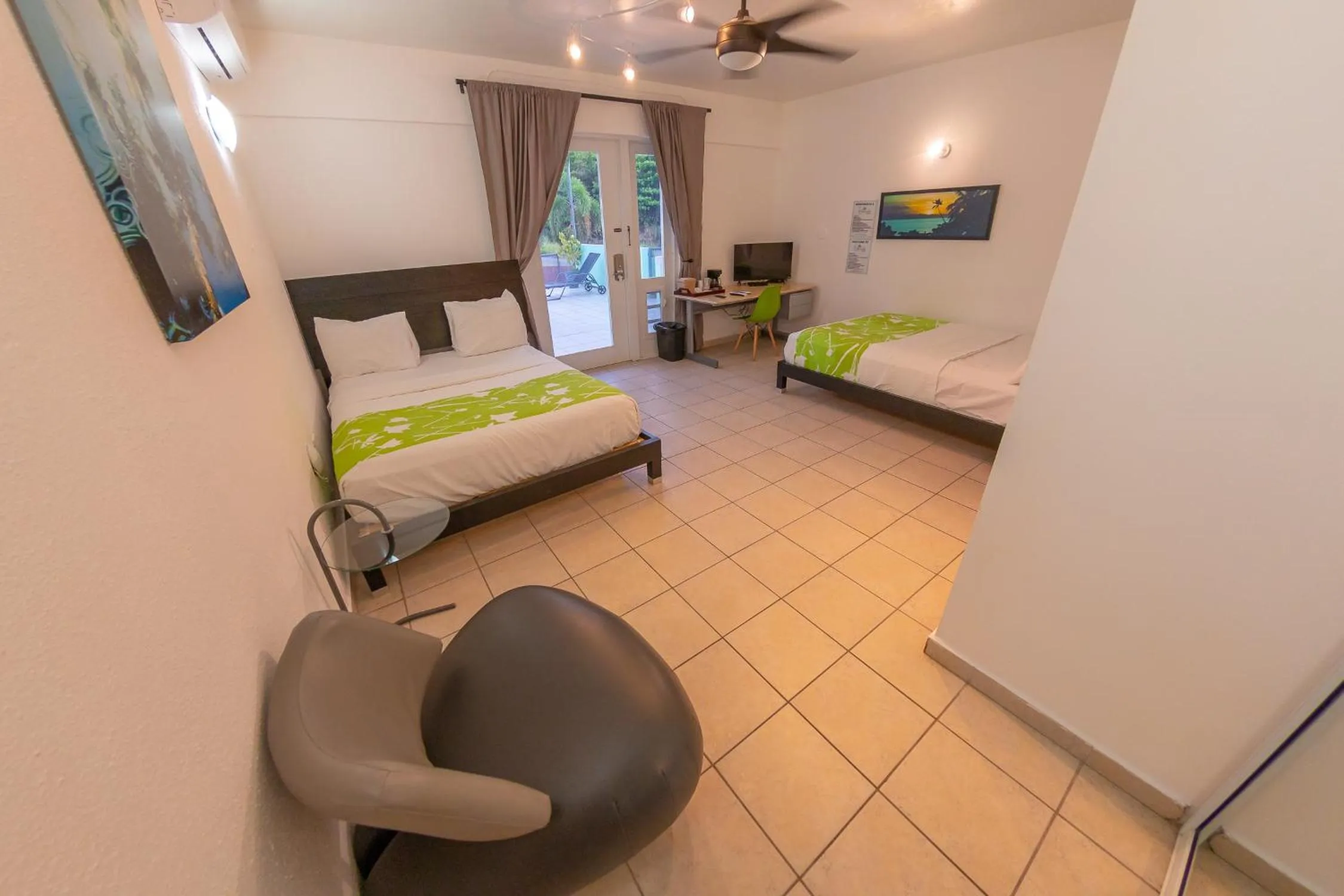 Photo of the whole room in Casa Verde Hotel - Steps to the Beach, Pool, Restaurant & Bar