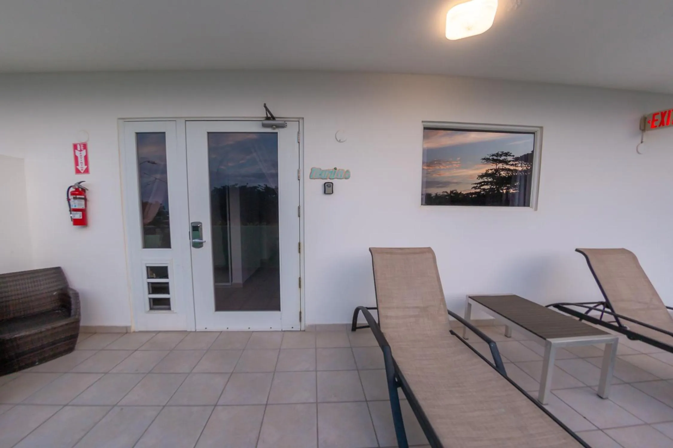 Living room in Casa Verde Hotel - Steps to the Beach, Pool, Restaurant & Bar