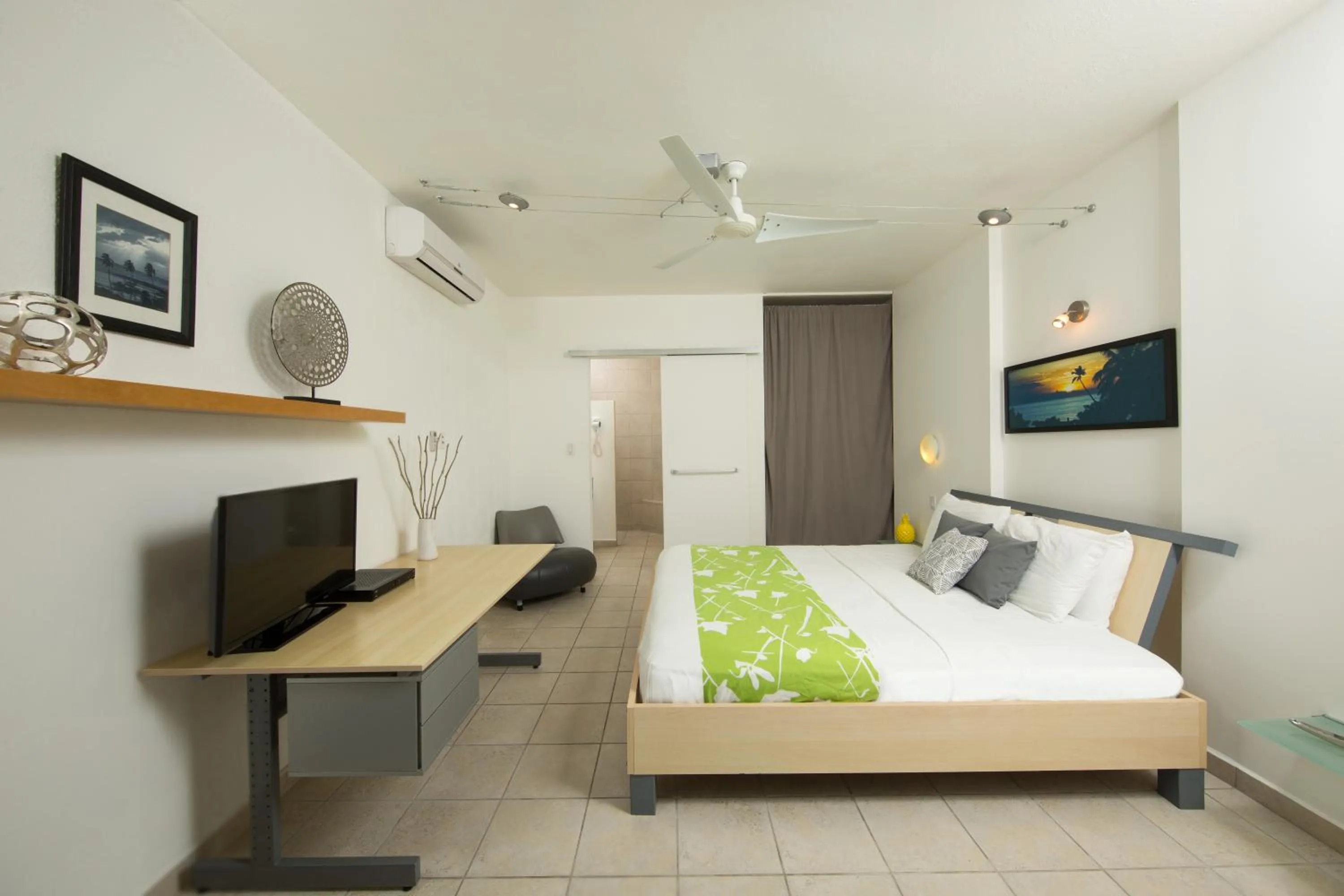 Photo of the whole room in Casa Verde Hotel - Steps to the Beach, Pool, Restaurant & Bar