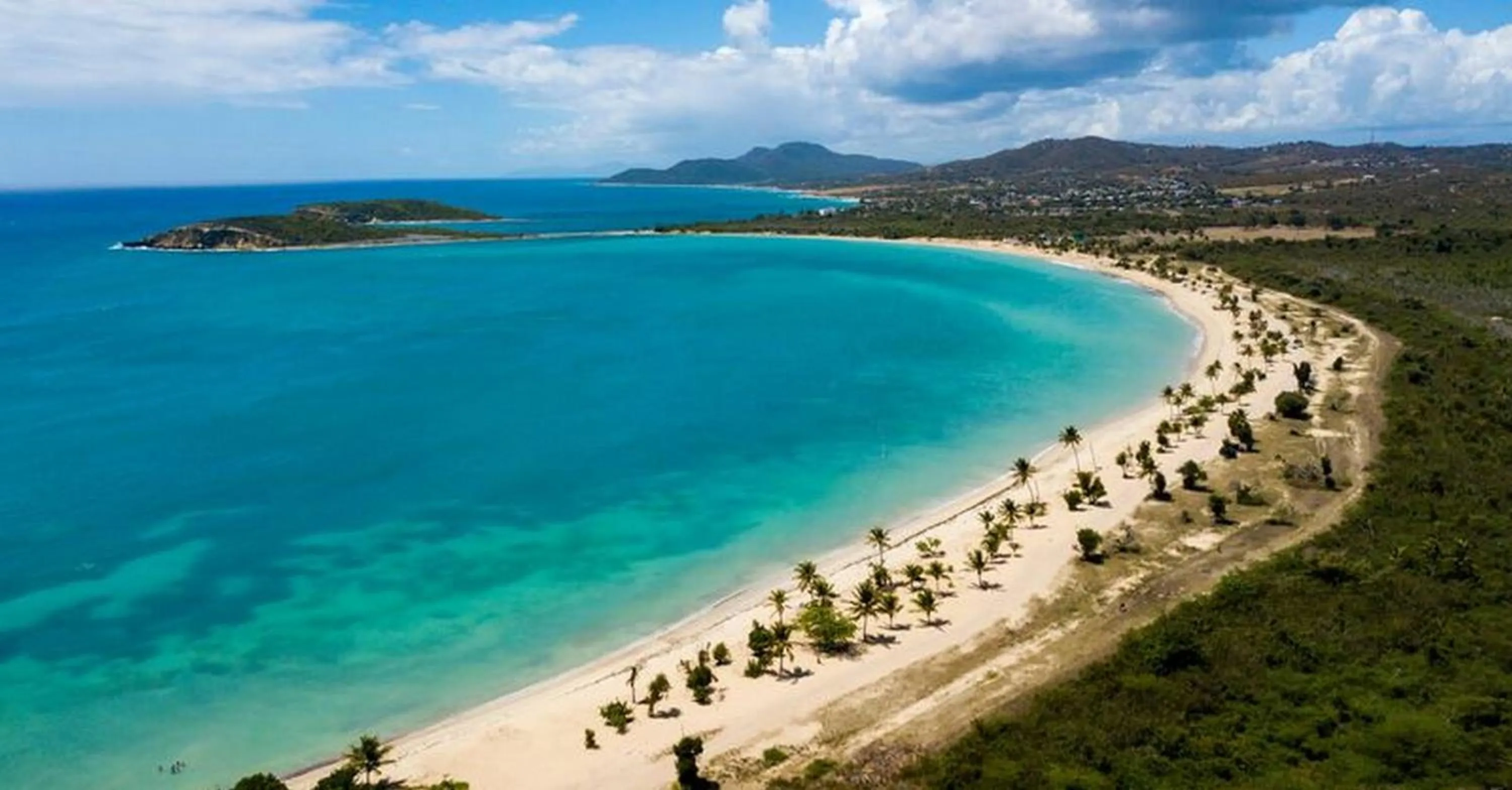 Day in Casa Verde Hotel - Steps to the Beach, Pool, Restaurant & Bar