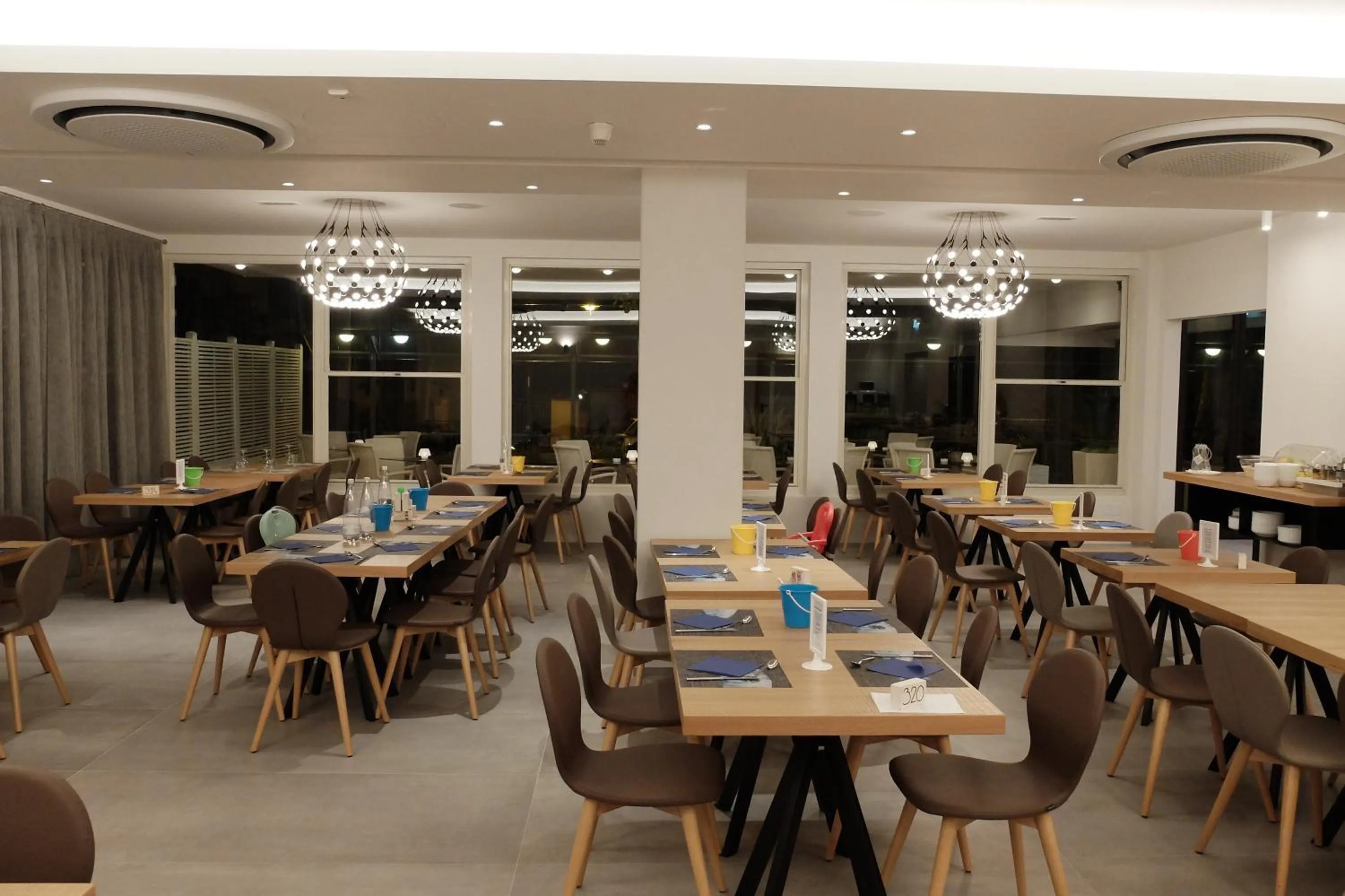 Restaurant/places to eat in Hotel Aurea