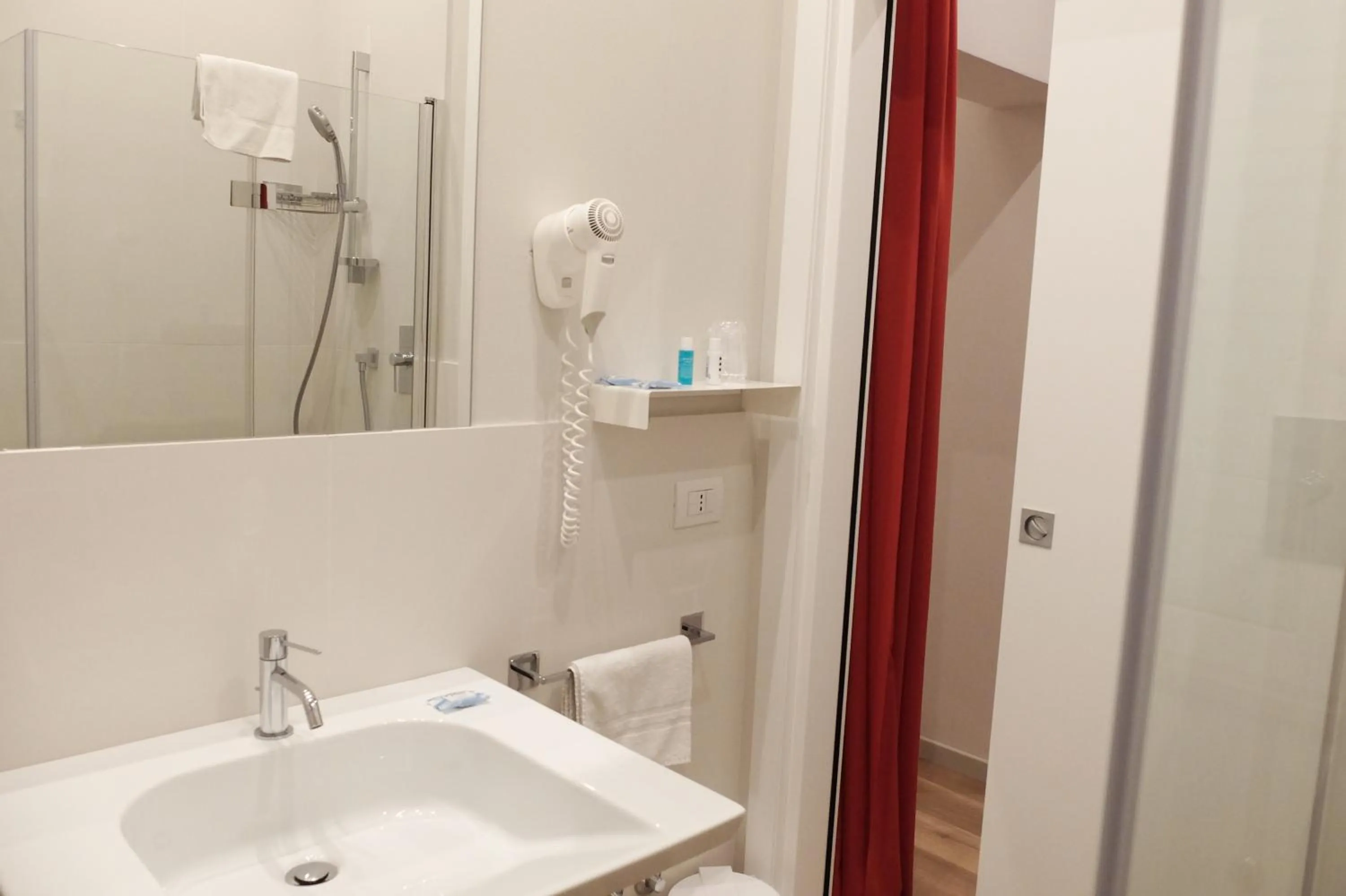 Bathroom in Hotel Aurea