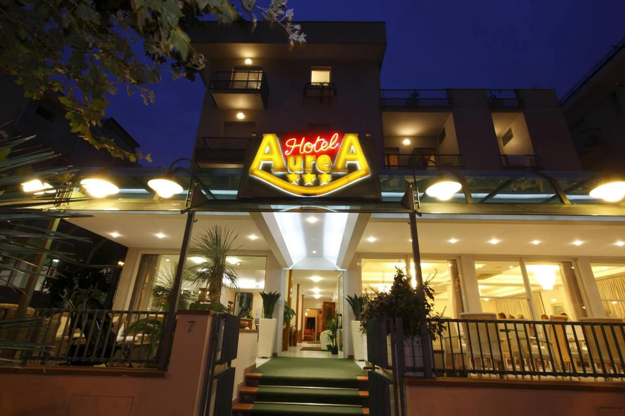 Facade/entrance in Hotel Aurea