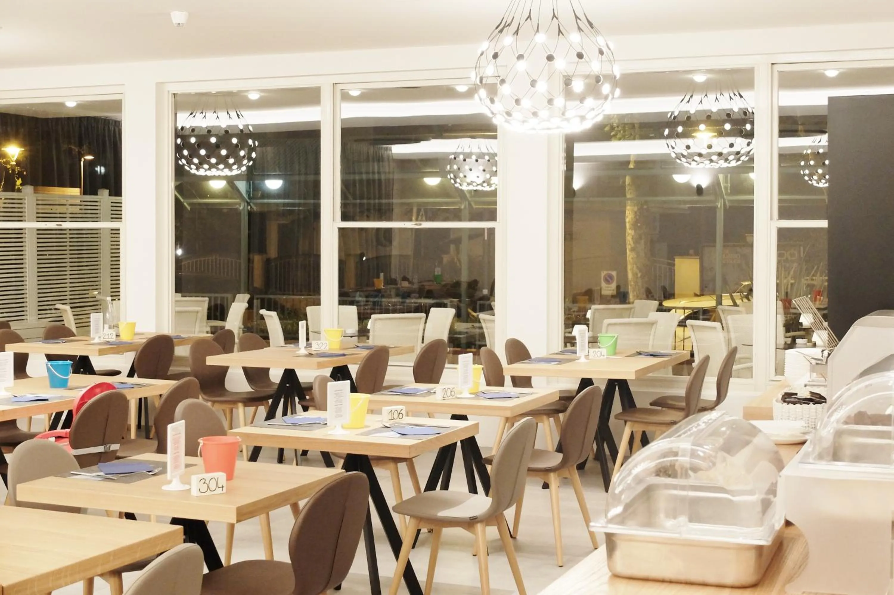 Restaurant/places to eat in Hotel Aurea