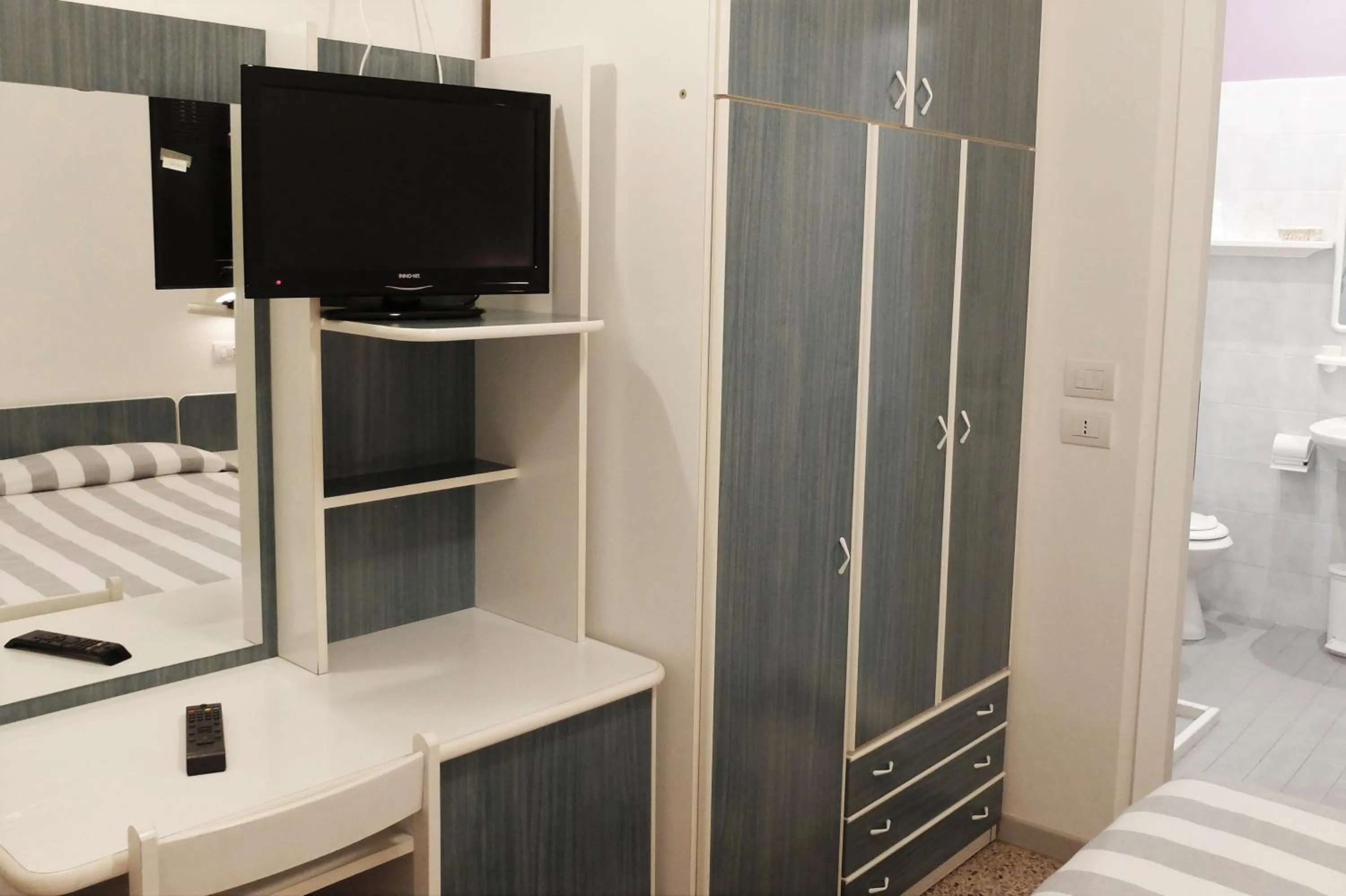 Photo of the whole room in Hotel Aurea