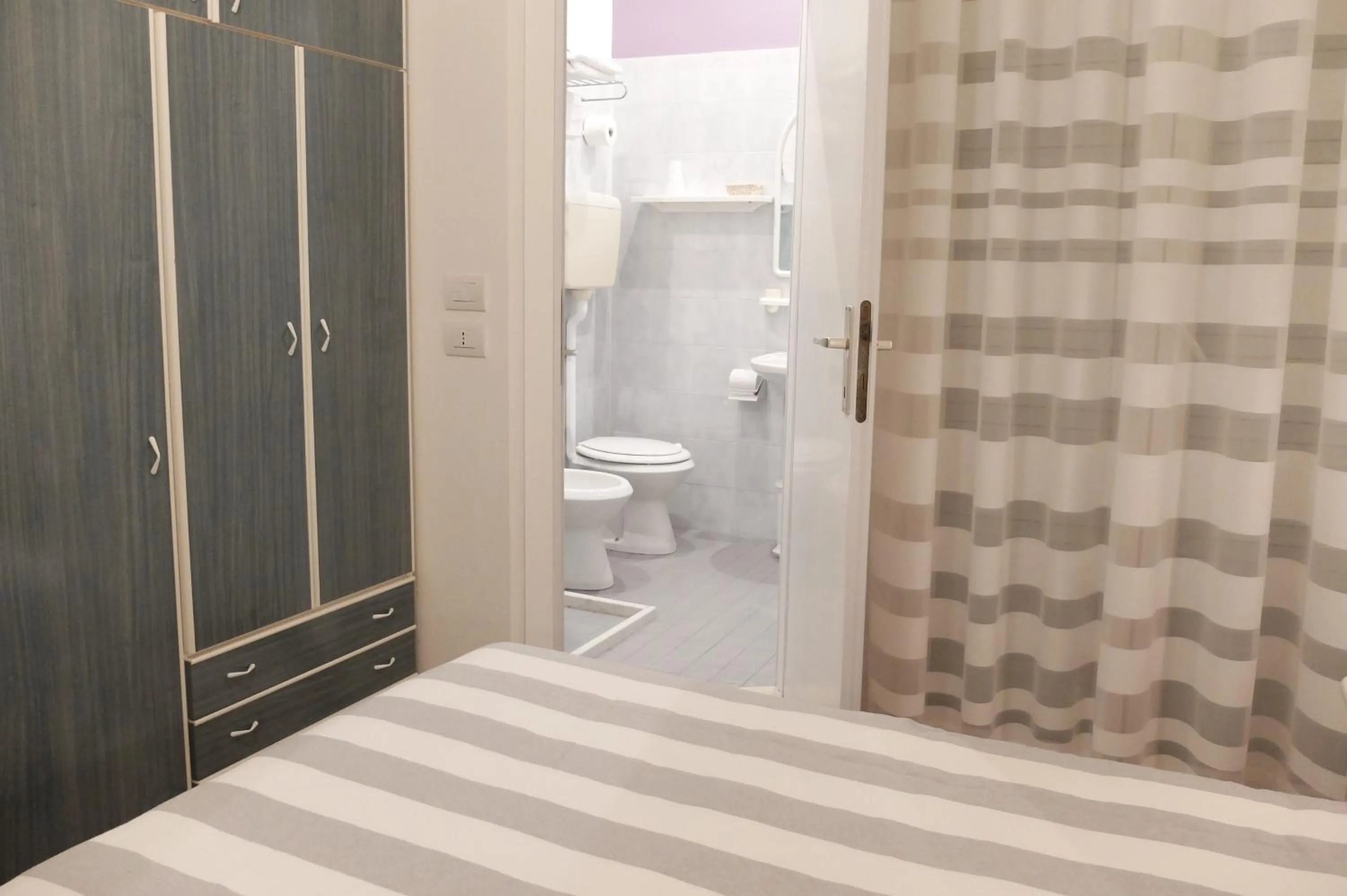 Photo of the whole room in Hotel Aurea