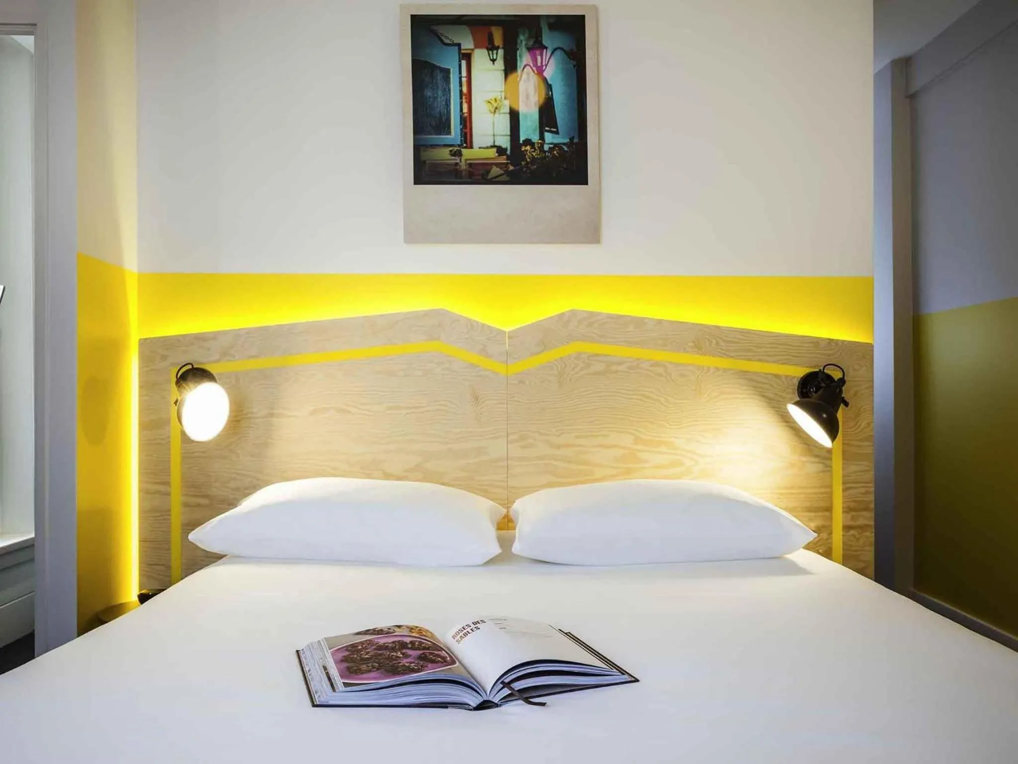 Bedroom, Bed in ibis Styles Paris Nation Porte De Montreuil