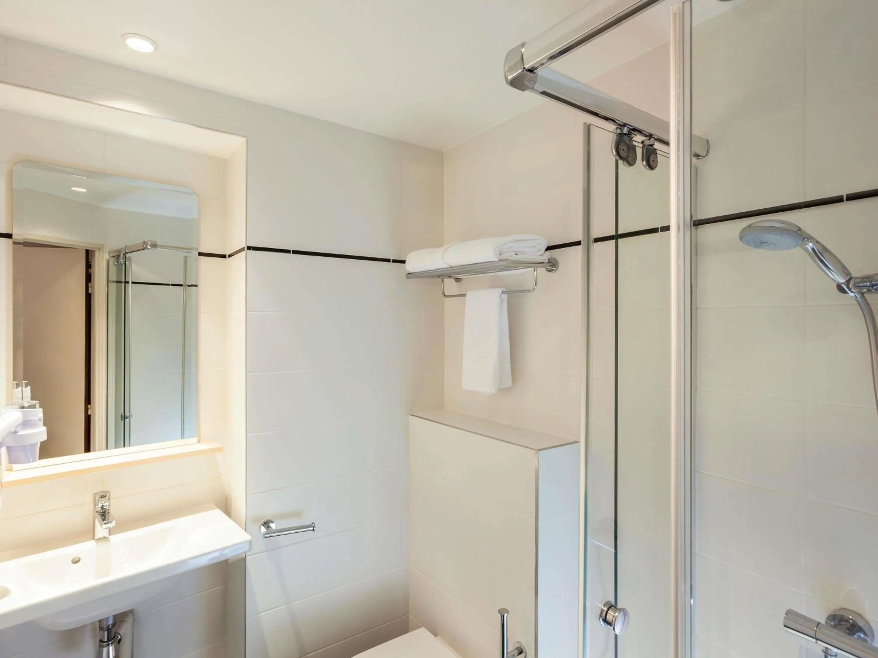 Shower in ibis Styles Paris Nation Porte De Montreuil