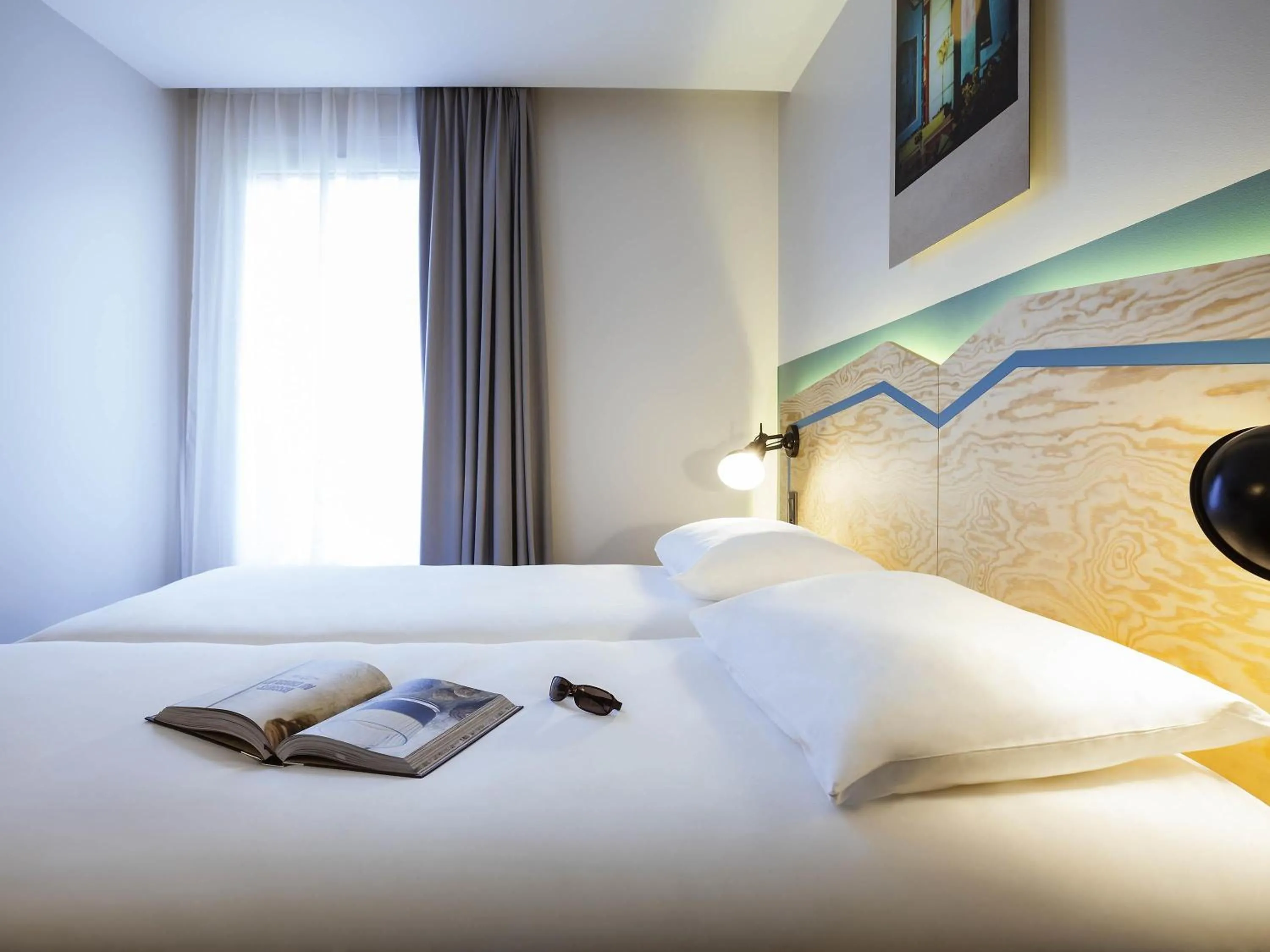 Bedroom, Bed in ibis Styles Paris Nation Porte De Montreuil