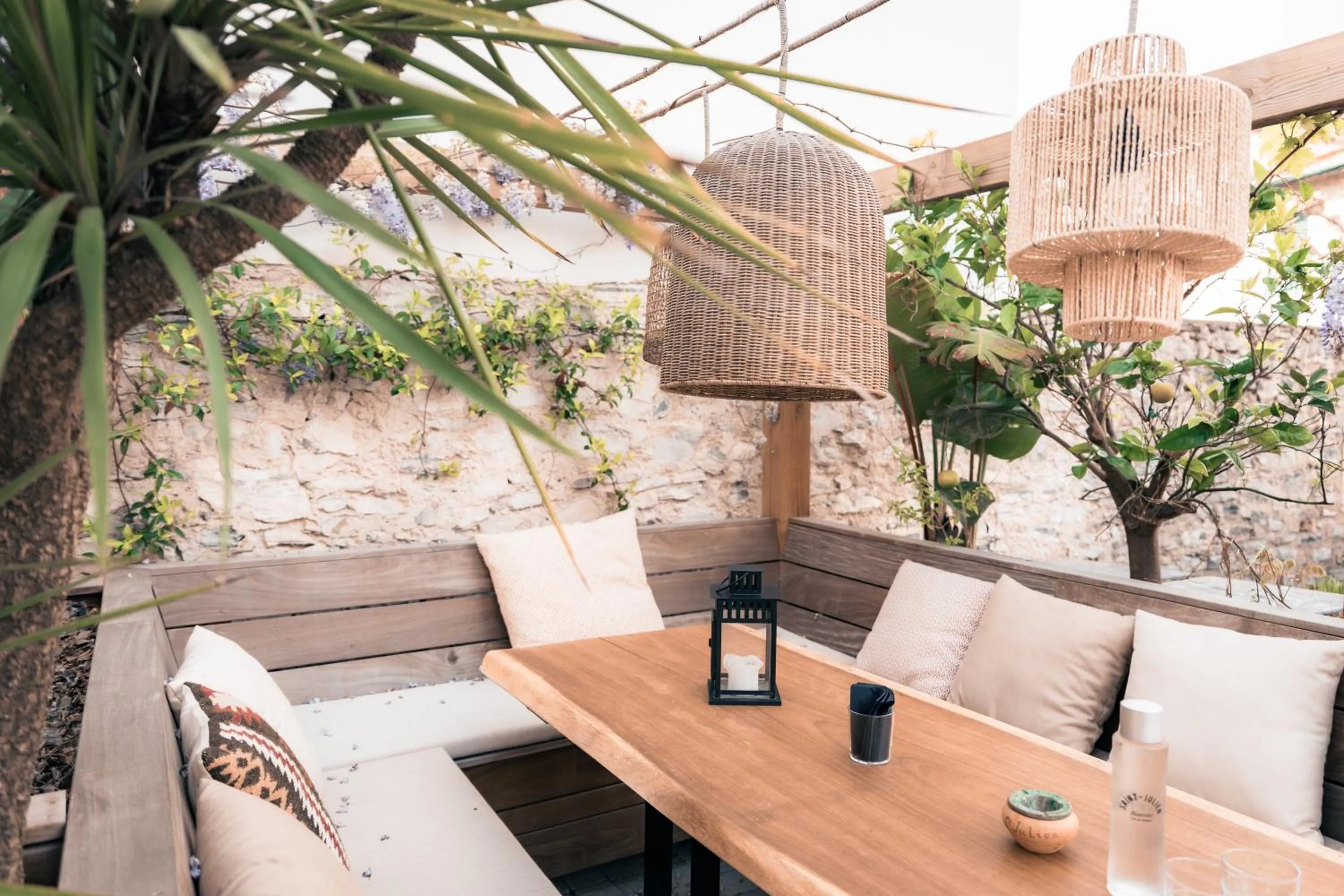 Garden in Hotel Saint Julien