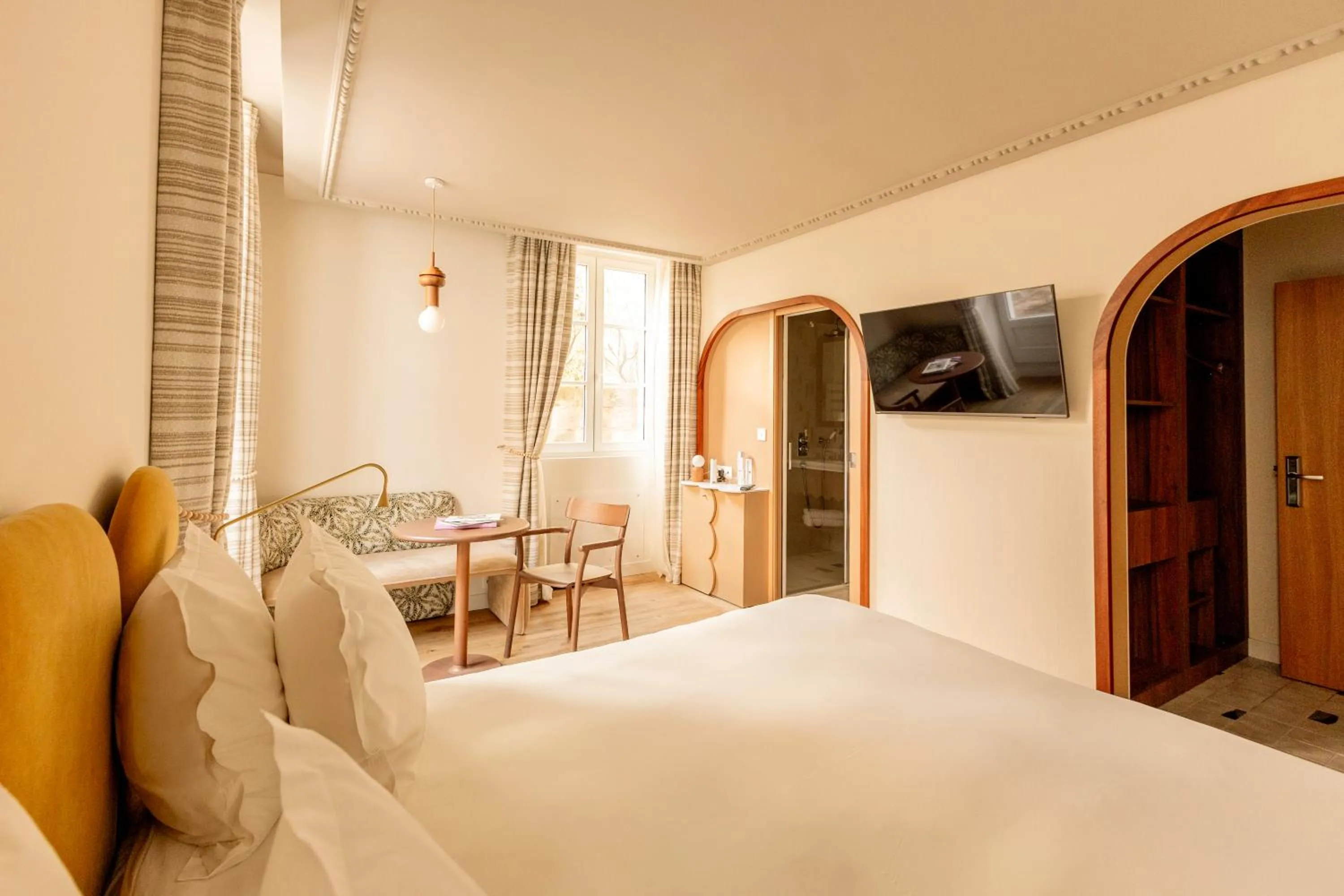 Bed in Hotel Saint Julien