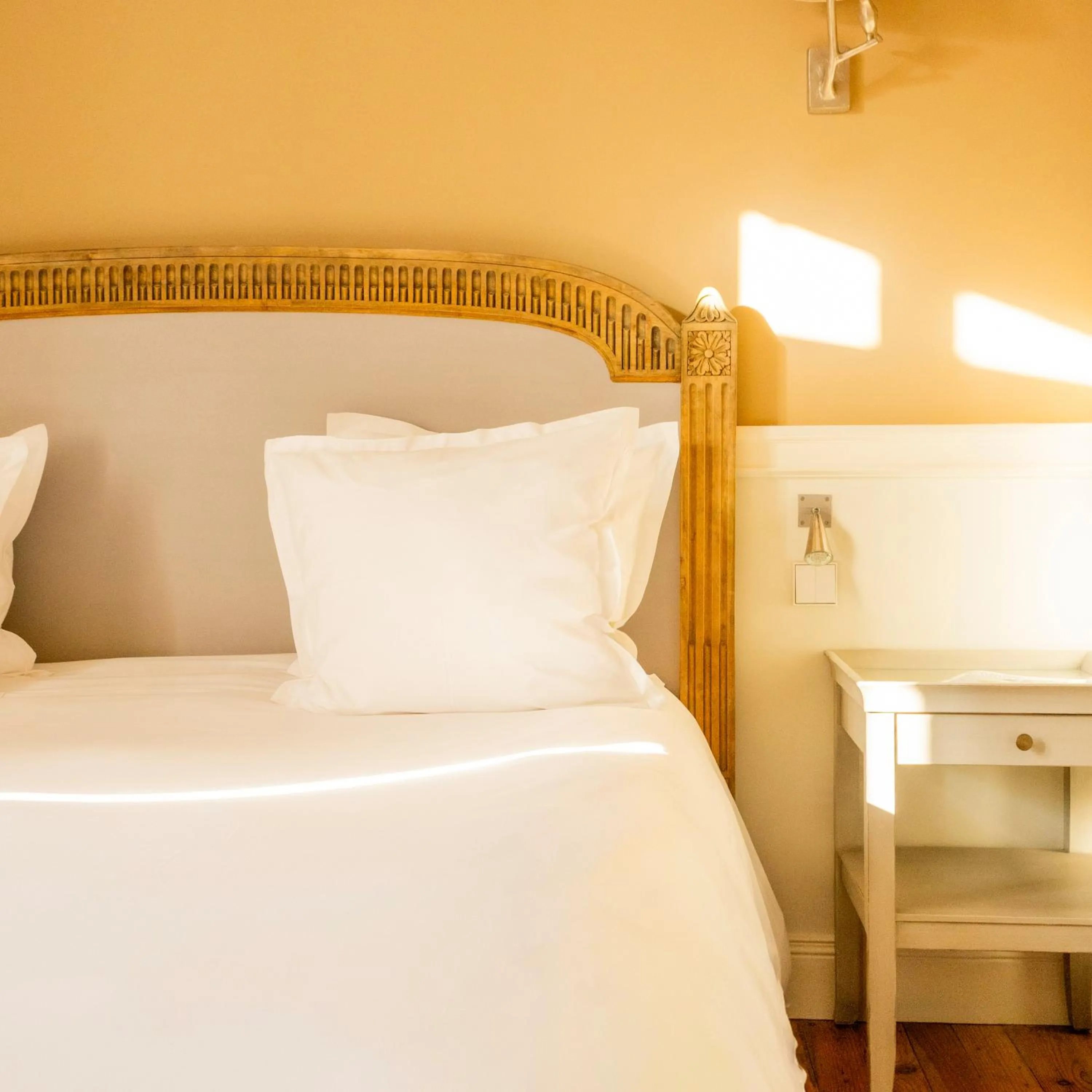 Bed in Hotel Saint Julien